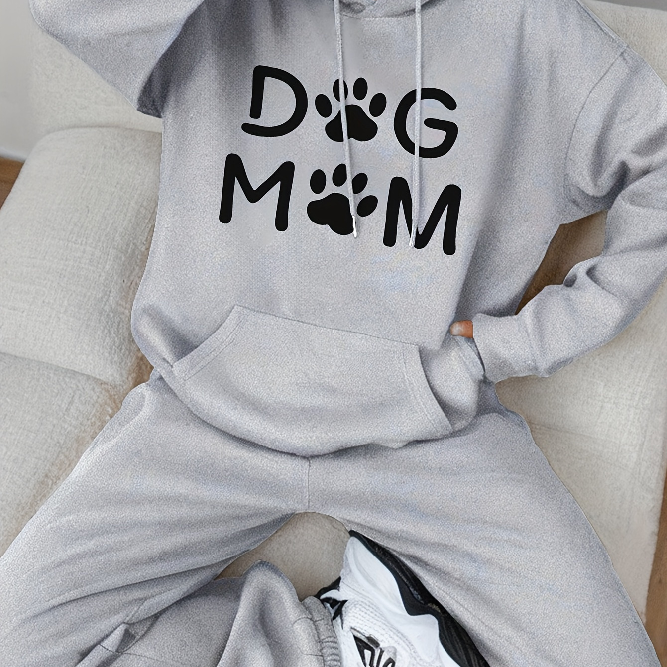 

Casual Dog Mom Applique Fleece-lined Hooded Pantsuit Set, 100% Polyester Knit Fabric, Fall/winter Cozy Alphabet Pattern Loungewear - Hooded Collar Style, Comfortable Jogger Suit