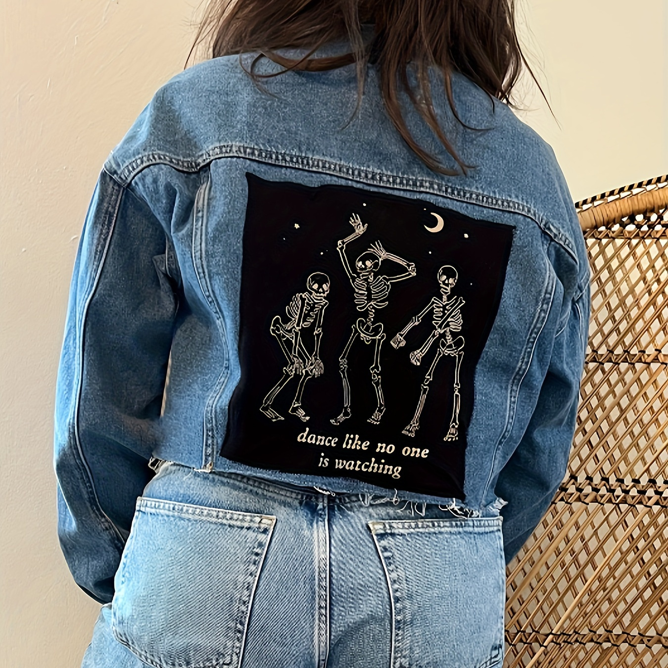 

Carnaval Blue Skeleton Pattern Crop Denim Coat, Long Sleeves Raw Cut Lapel Denim Jacket, Halloween Women's Denim Clothing