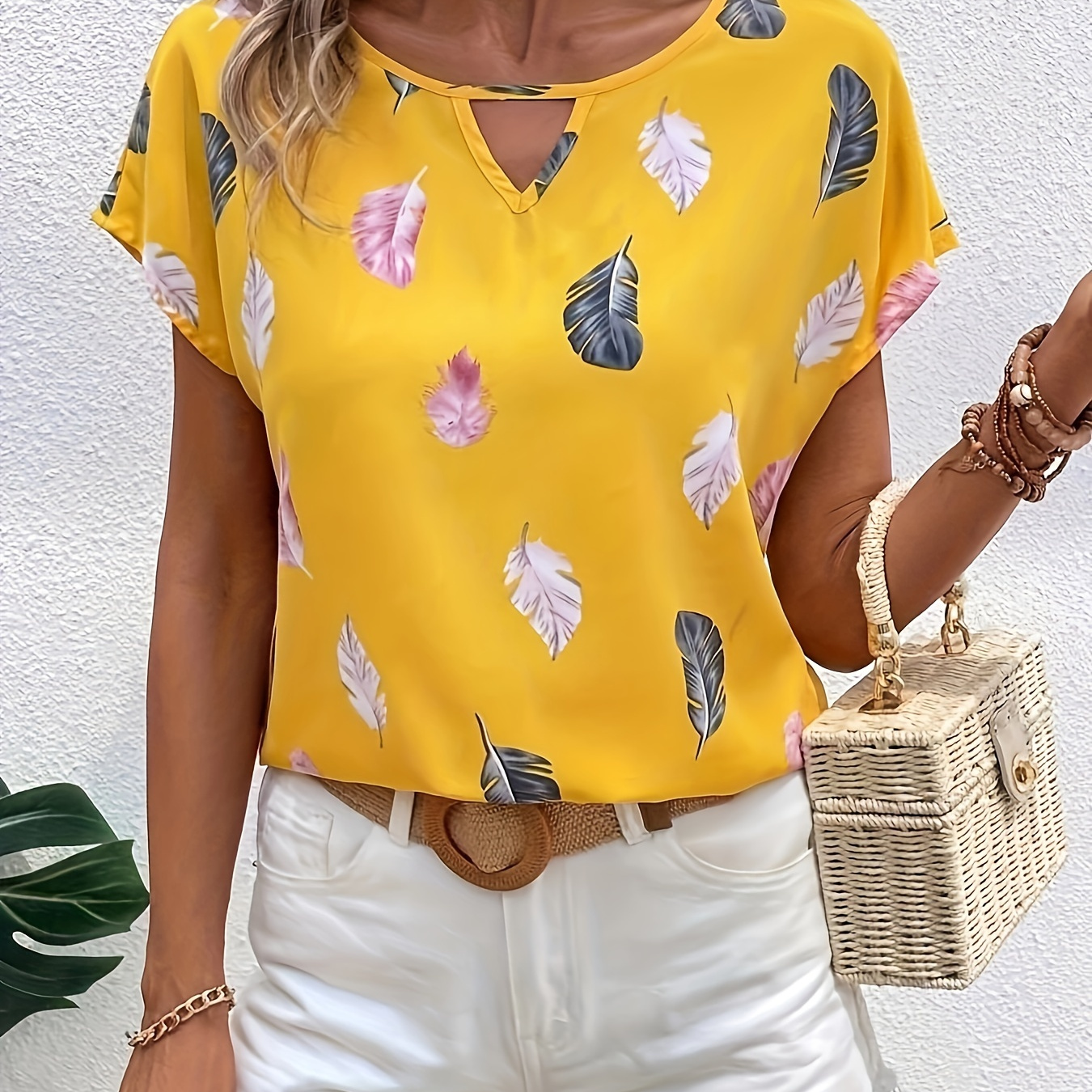 

Feather Print Crew Neck Blouse, Casual Short Sleeve Blouse For Spring & Summer, Women's Clothing