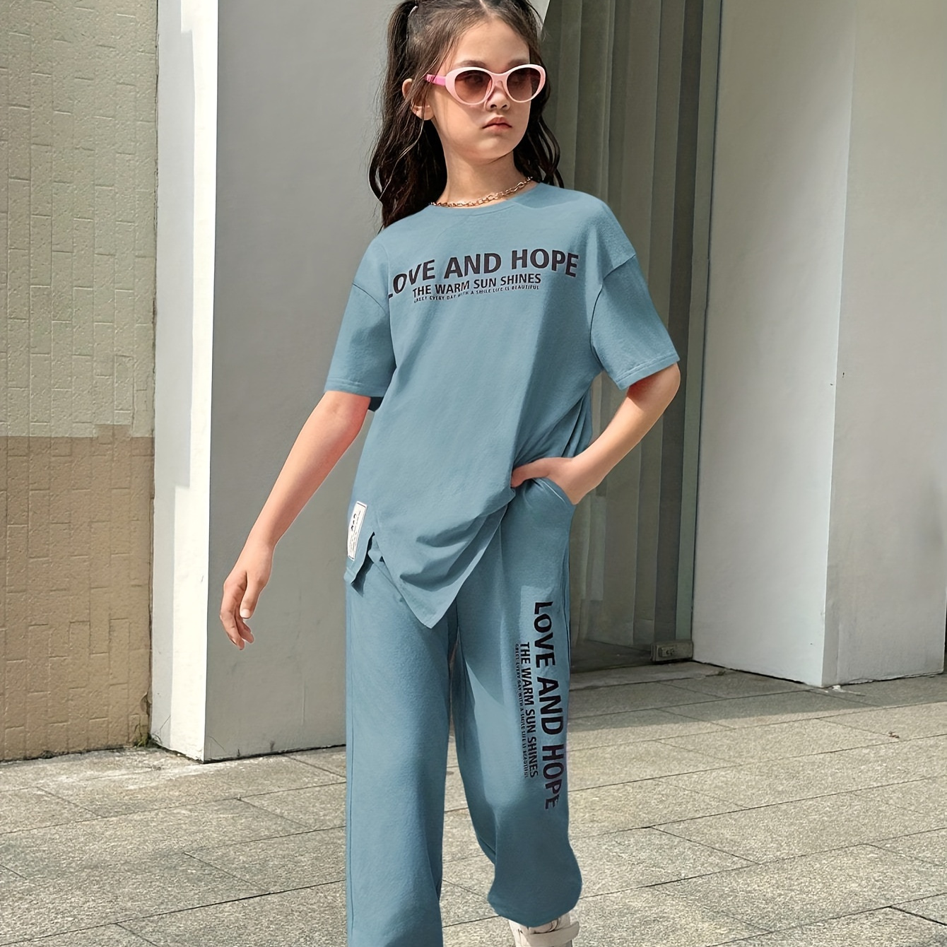 

2pcs, Letters Print Short Sleeve Crew Neck T-shirt + Solid Color Pants Set For Girls, Comfy And Trendy Summer Gift