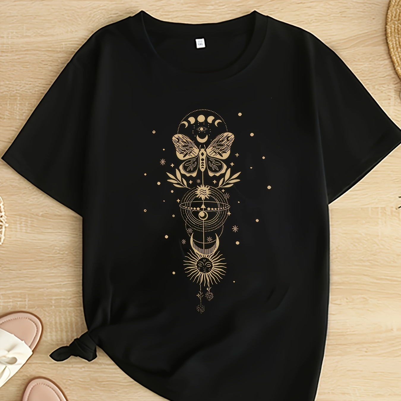 

Plus Size Graphic Print T-shirt, Casual Crew Neck Short Sleeve Top For Spring & Summer, Women's Plus Size Clothing
