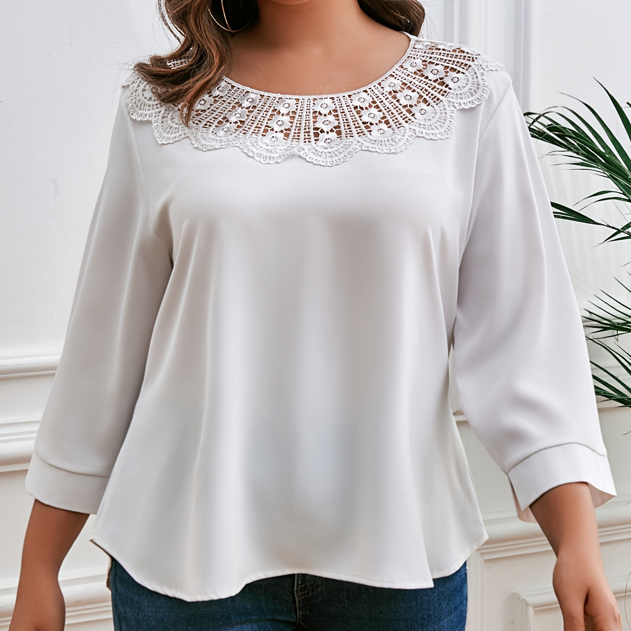 

Blouse à col rond pour femme avec détail en dentelle contrastée, manches 3/4, % polyester, tissée, légèrement extensible, couleur unie, pour /été/automne - Poids du tissu 120 g/m²