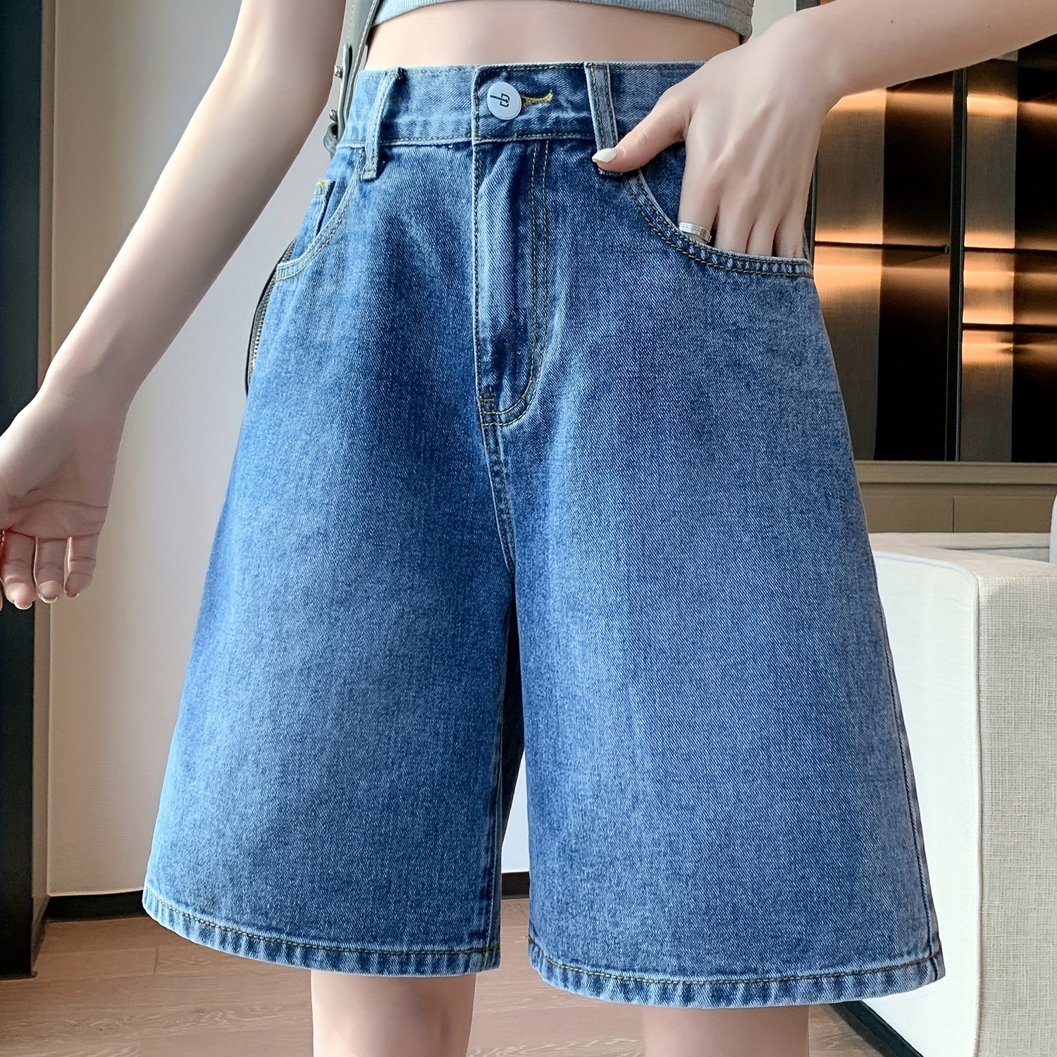 

Women's Plus Size High Waisted Denim Shorts For Summer With Pockets, Elastic Waist Loose Straight Jean Shorts For Women, Casual Light Blue Color Comfy Denim Bottoms, Women's Clothing