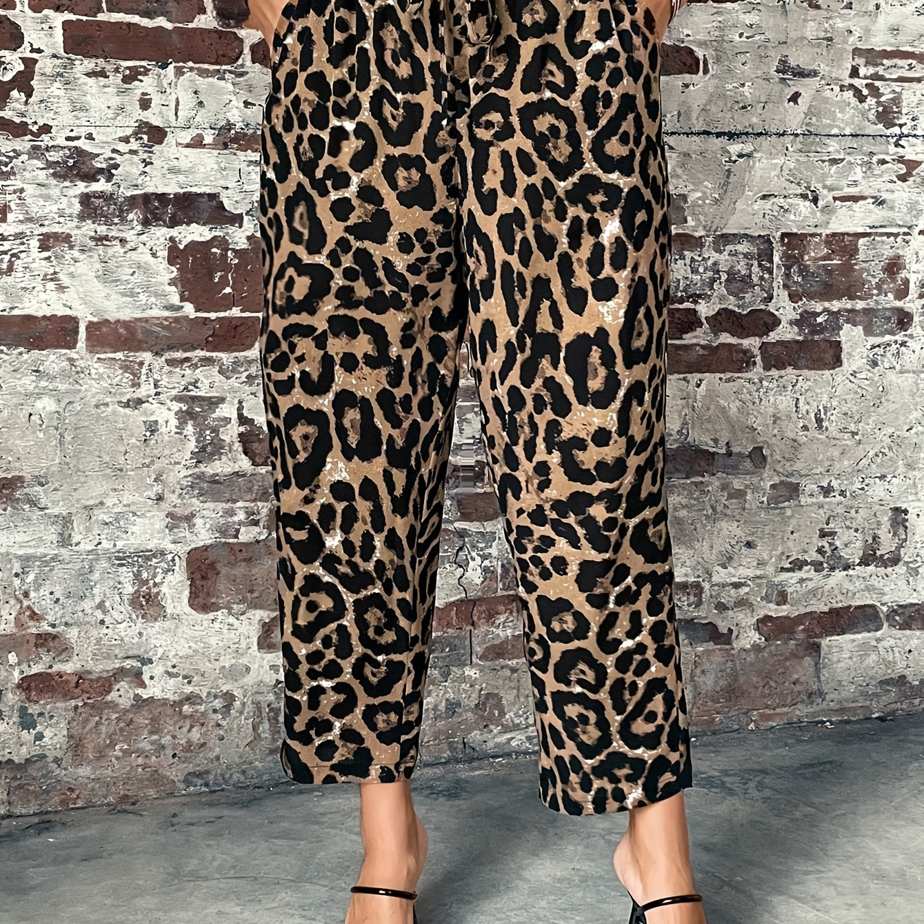

Pantalon droit court imprimé léopard grande taille, élégant pantalon taille élastique à nouer avec deux poches pour le printemps et l'été, vêtements grande taille pour femmes