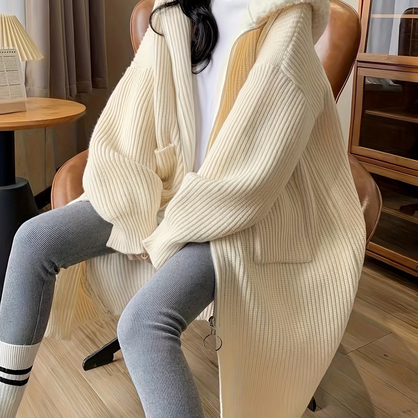 

Le nouveau cardigan tricoté pour femmes est long, chaud, élégant et stylé, avec du tempérament