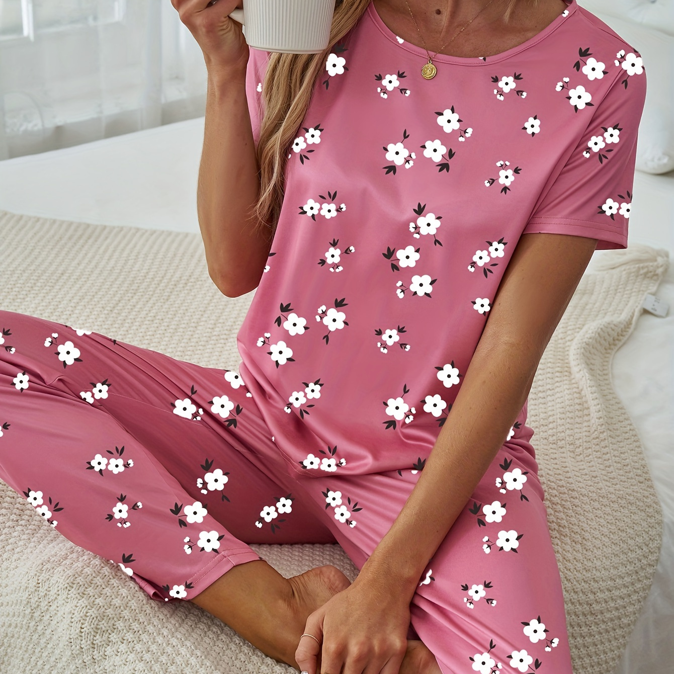 

Casual Floral Print Pajama Set, Short Sleeve Crew Neck Top & Elastic Pants, Women's Sleepwear & Loungewear