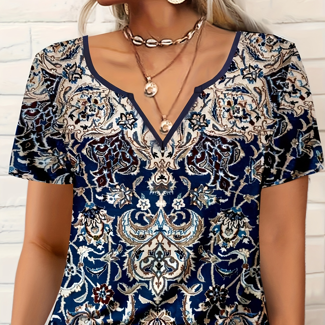 

Plus Size Ethnic Floral Print T-shirt, Casual Notch Neck Short Sleeve Top For Spring & Summer, Women's Plus Size Clothing