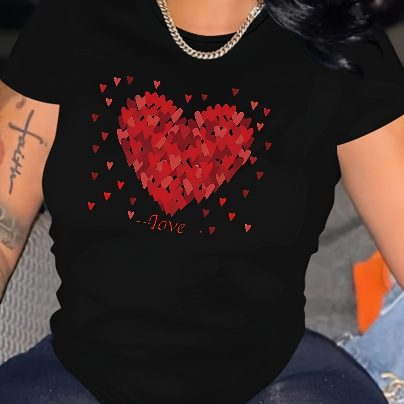 

Plus Size Heart Print T-shirt, Valentine's Day Crew Neck Short Sleeve T-shirt, Women's Plus Size clothing