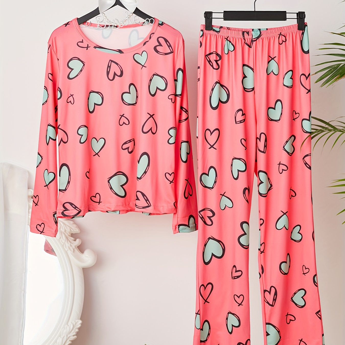 

Casual Heart Print Pajama Set, Long Sleeve Crew Neck Top & Elastic Pants For Valentine's Day, Women's Sleepwear & Loungewear