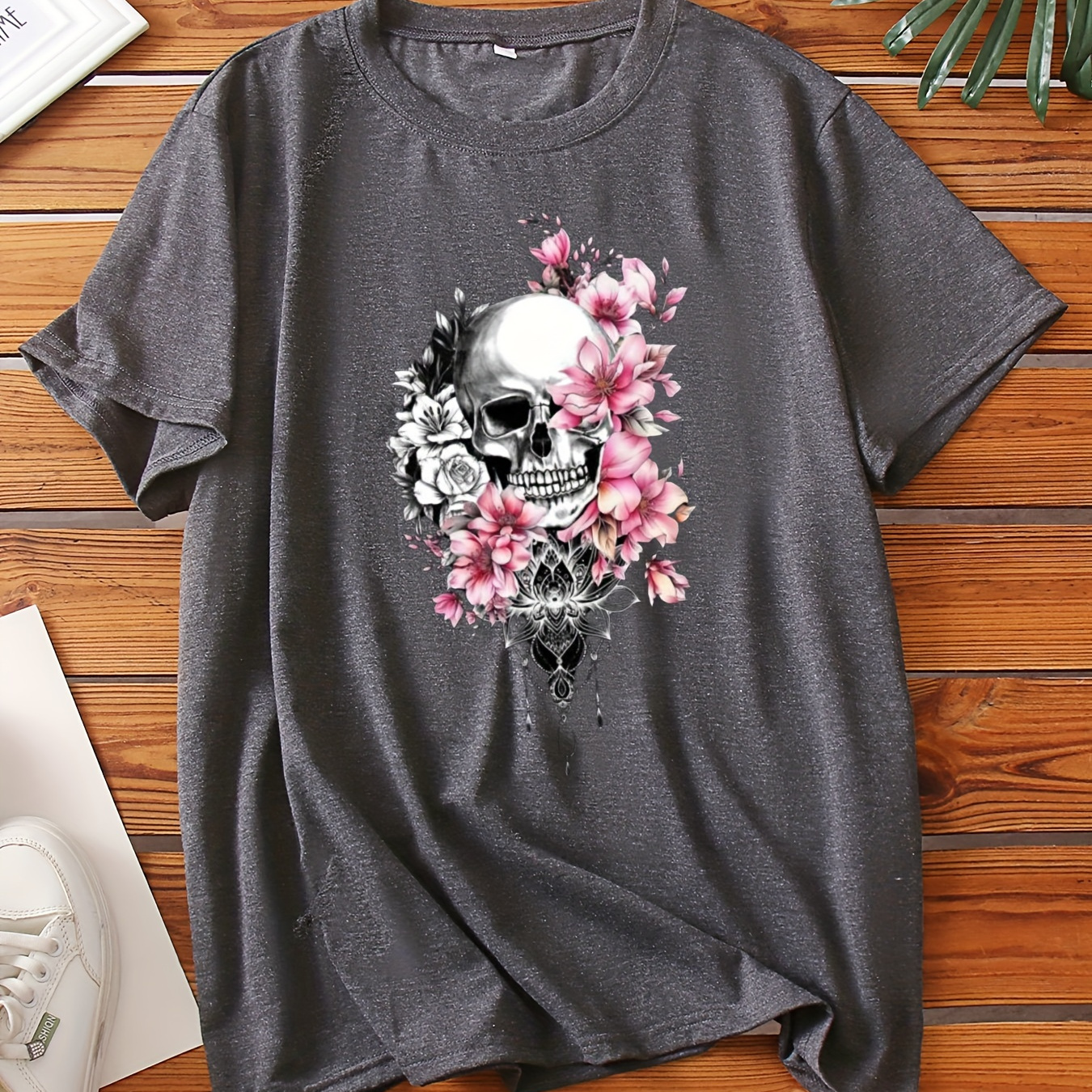 

1pc Women's Plus Size Halloween T-shirt, Floral Skull Print, Casual Crew Neck, Short Sleeve, Polyester 95% Elastane 5%, Stretch Knit Fabric, Top