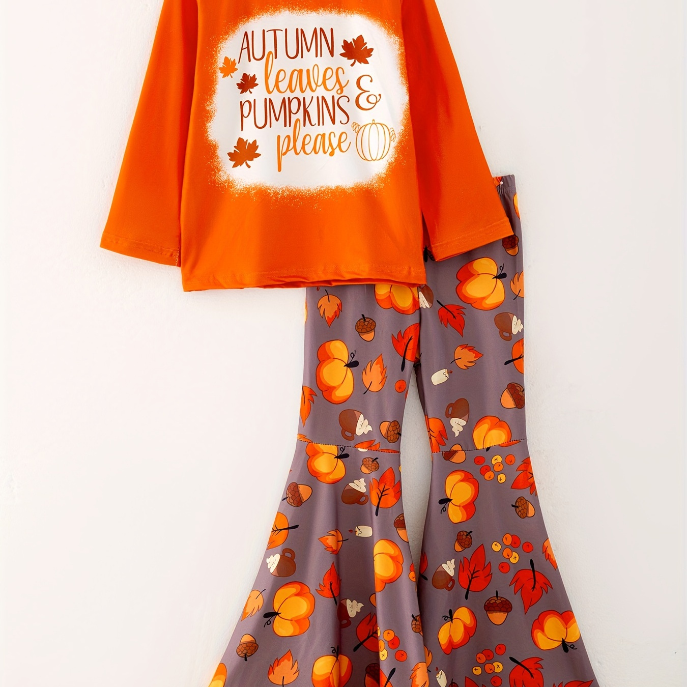 

Girls' Fall/winter Letter And Maple Leaf Placement Print Long Sleeve Top With Random Pumpkin Print Flared Pants Set