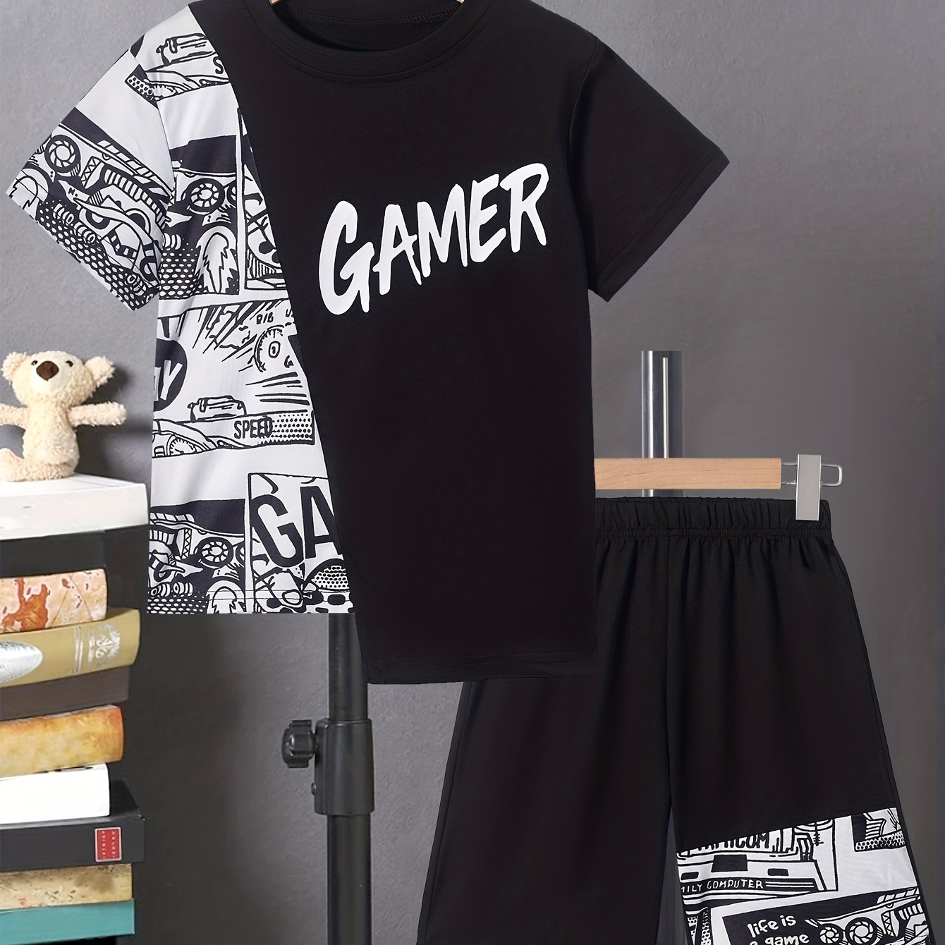 

Boys "gamer" Comics Random Pattern Casual Outfit Round Neck T-shirt & Shorts Kids Summer Clothes Sets