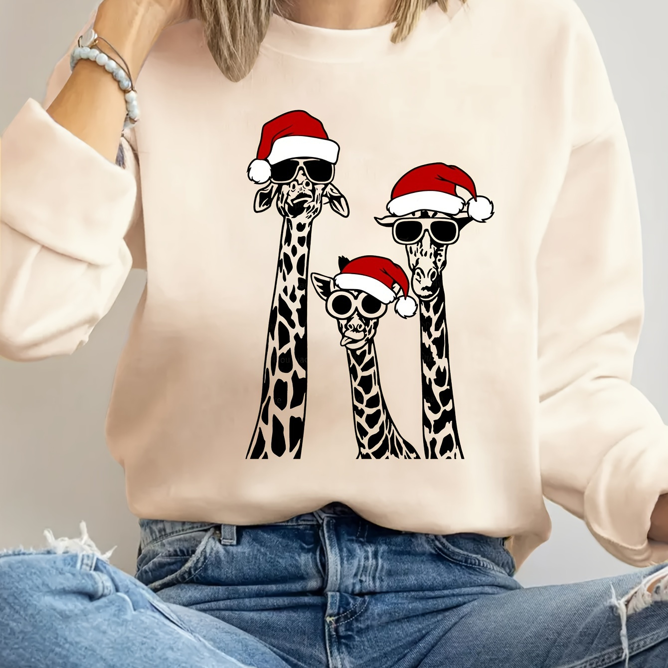 

Christmas Giraffe Graphic Print Sweatshirt, Casual Long Sleeve Crew Neck Sweatshirt For Spring & Fall, Women's Clothing