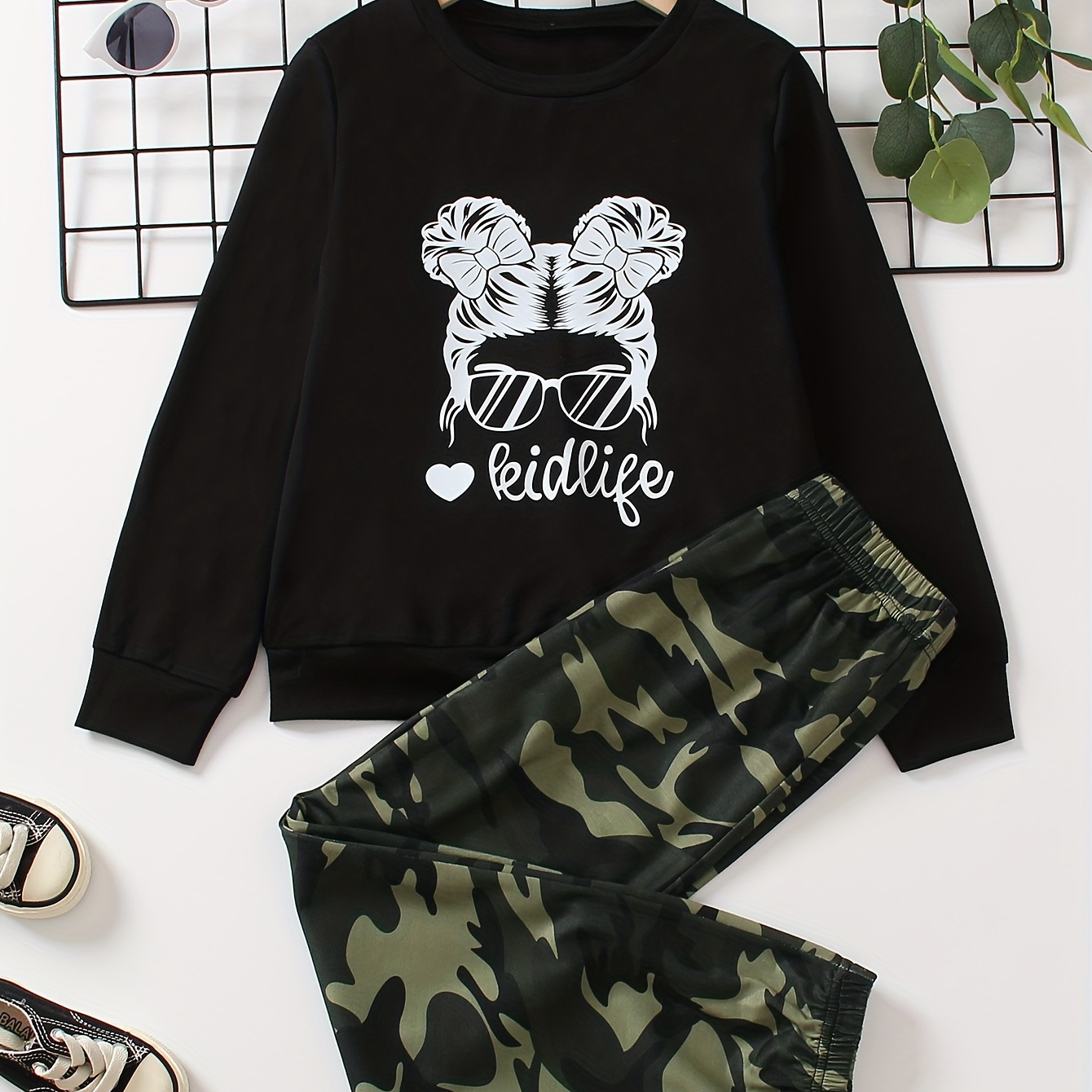 

2pc Girls Kidlife Print Crew Neck Sweatshirt & Camouflage Jogger Pants, Casual Outfits Fall Winter Kids Clothes