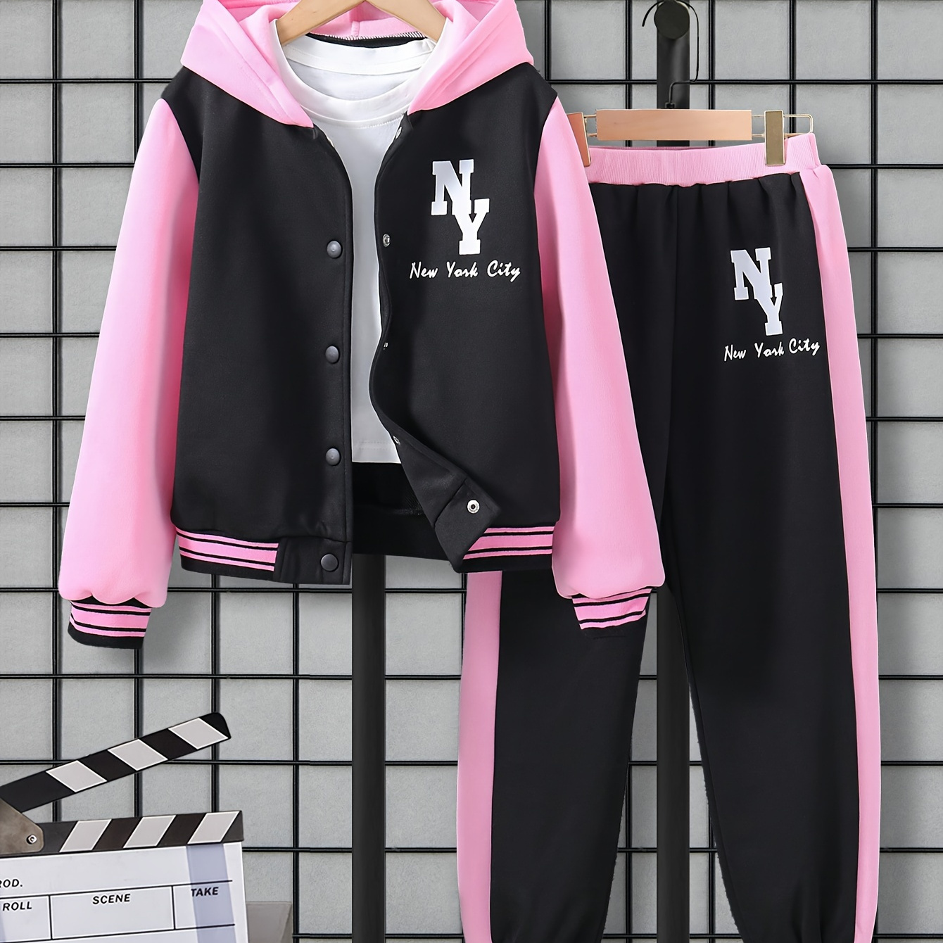 

New York City Print 3pcs Set Girls Comfy Splicing Button Up Hooded Baseball Jacket + Solid Top + Jogger Pants Set Sports