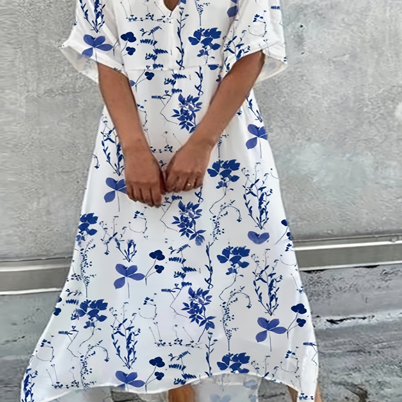 

Plus Size Casual Dress, Women's Plus Floral Print Short Sleeve V Neck Slight Stretch Maxi Dress
