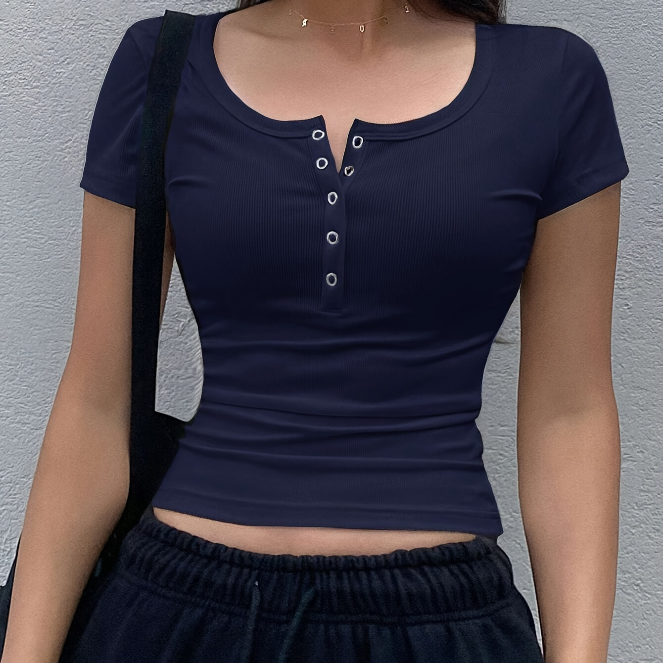 

Solid Color Scoop Neck T-shirt, Elegant Button Front Ribbed Short Sleeve T-shirt For Spring & Summer, Women's Clothing
