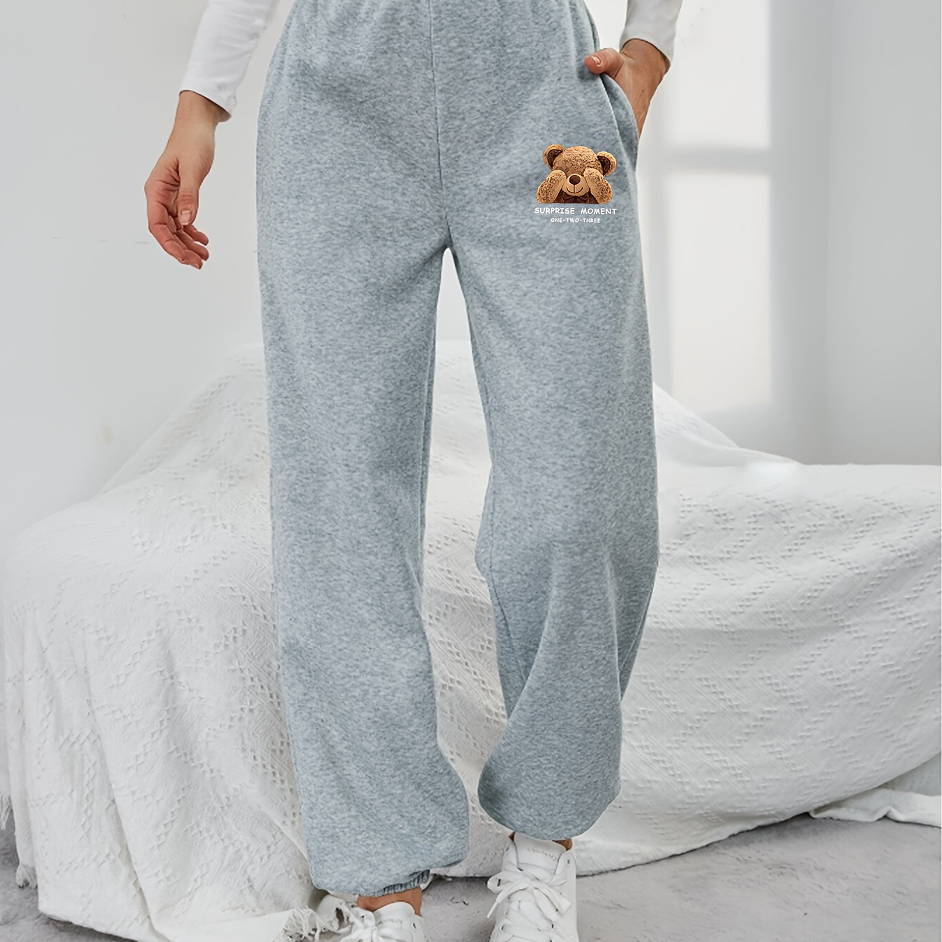 

Women's Cozy Fleece-lined Cartoon Joggers - High Waist, & Warm Casual Pants With Pockets For Fall/winter