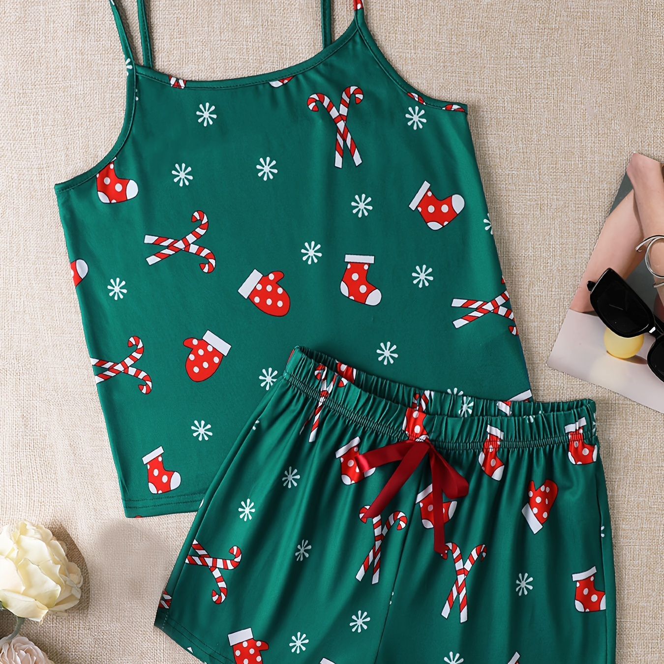 

Christmas Pattern Pajama Set, Scoop Neck Cami Top & Elastic Waistband Shorts, Women's Sleepwear & Loungewear