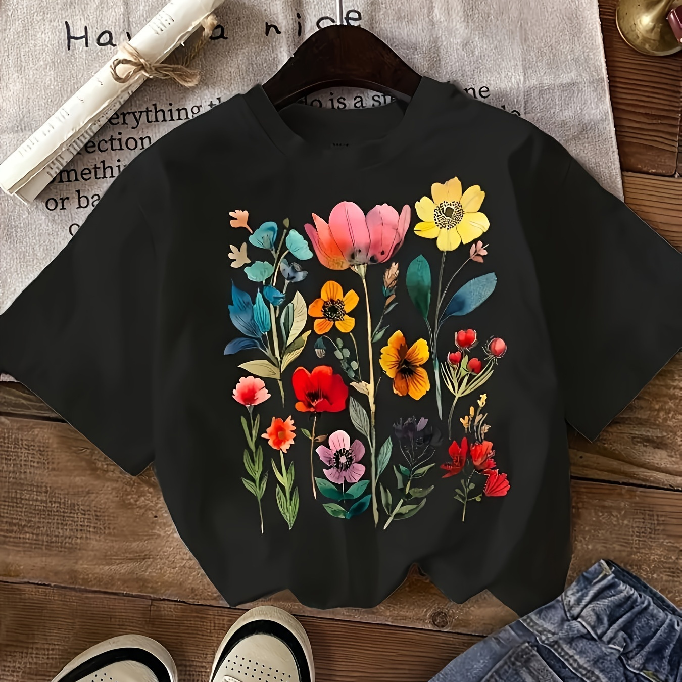 

1pc Women's Floral T-shirt - Casual Crew Neck Short Sleeve Top, Polyester 95% Spandex 5% Knit Fabric, All Season Regular Length Clothing