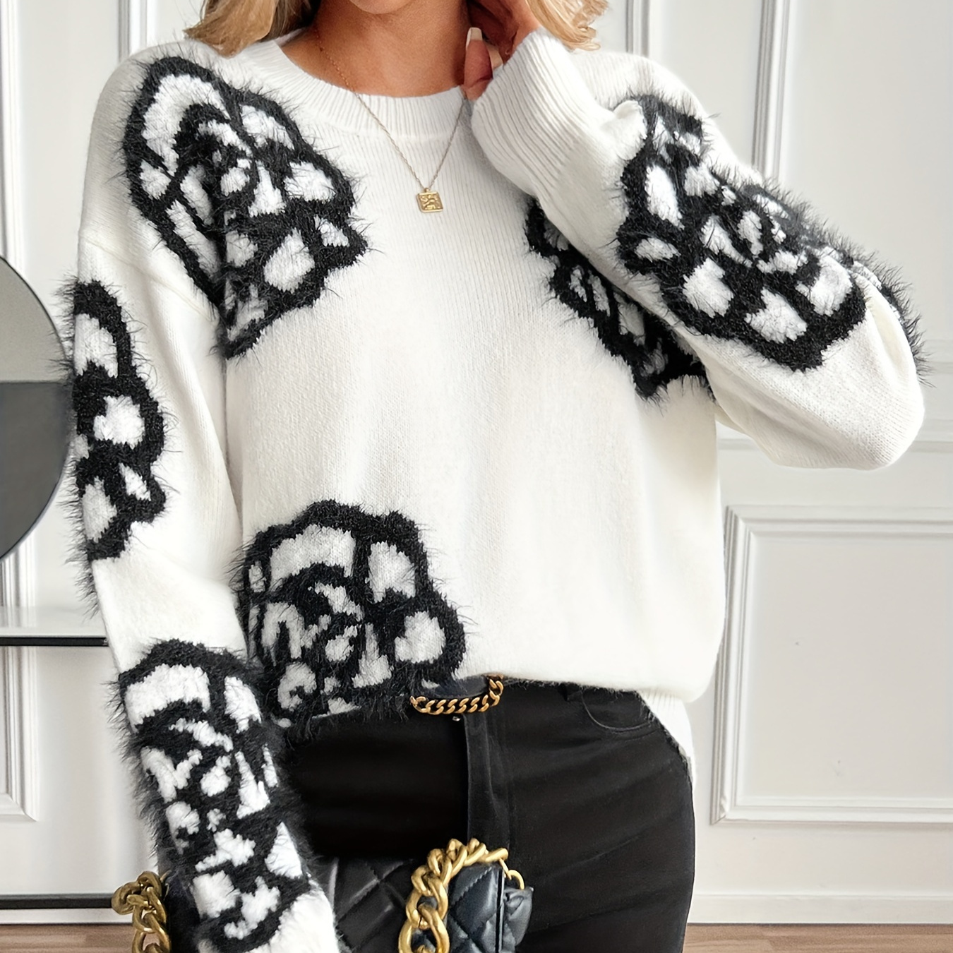 

Elegant Floral Jacquard Pullover Sweater For Women - Cozy Acrylic, Long Sleeve, Round Neck, Stretchy Knit, Fall/winter, White With Black