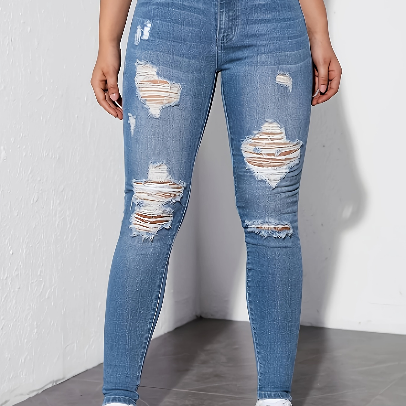 

Women's Ripped Blue Skinny Jeans