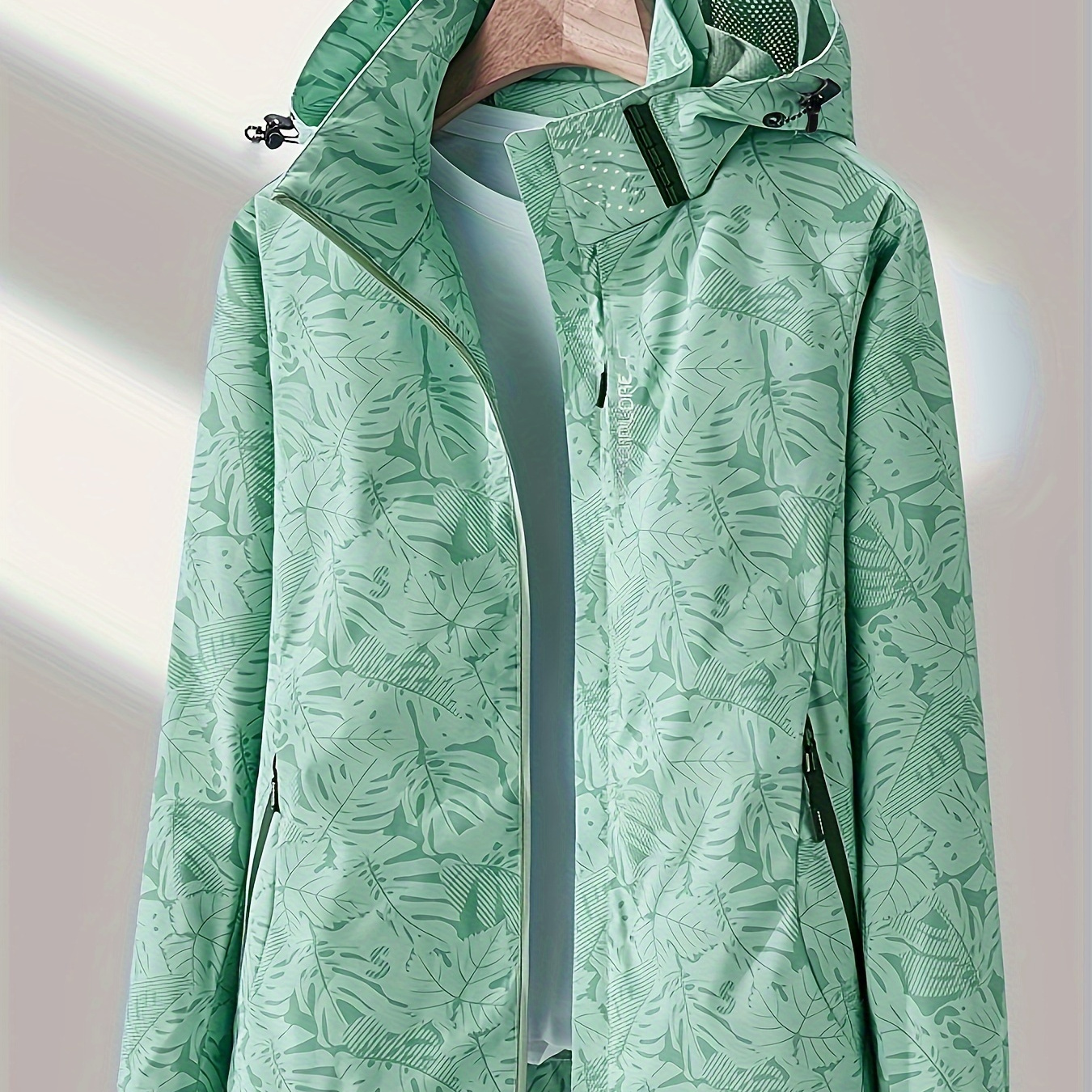 

Women's Camouflage Outdoor Jacket: Windproof & Rainproof With Removable Hood - Perfect For Outdoor Adventures!