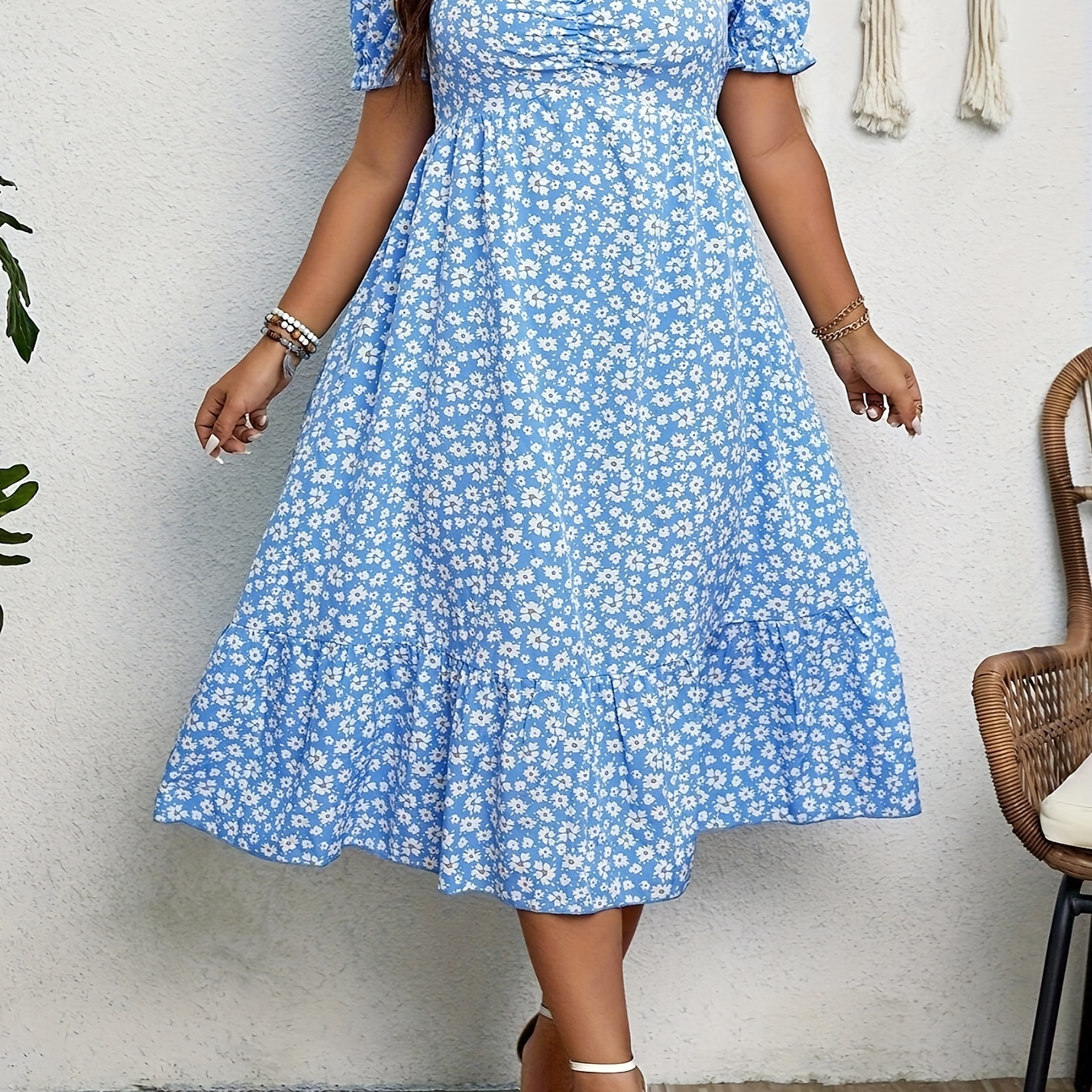 

Plus Size Floral Print Ruched Dress, Vacation Style Ruffle Hem Puff Sleeve Sweetheart Neck Midi Dress For Spring & Summer, Women's Plus Size Clothing