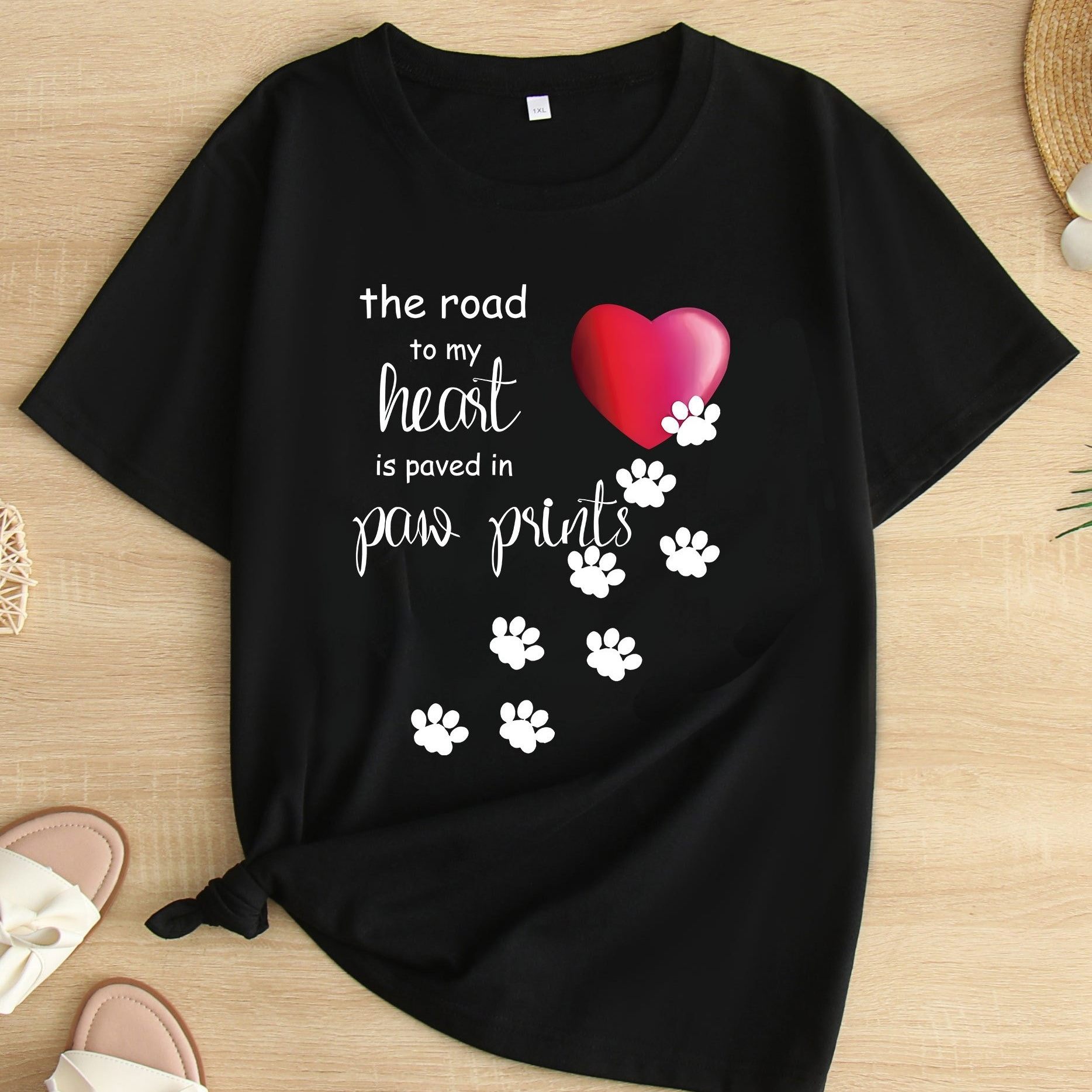 

Plus Size Heart & Paw Print T-shirt, Casual Short Sleeve Crew Neck Top For Spring & Summer, Women's Plus Size Clothing