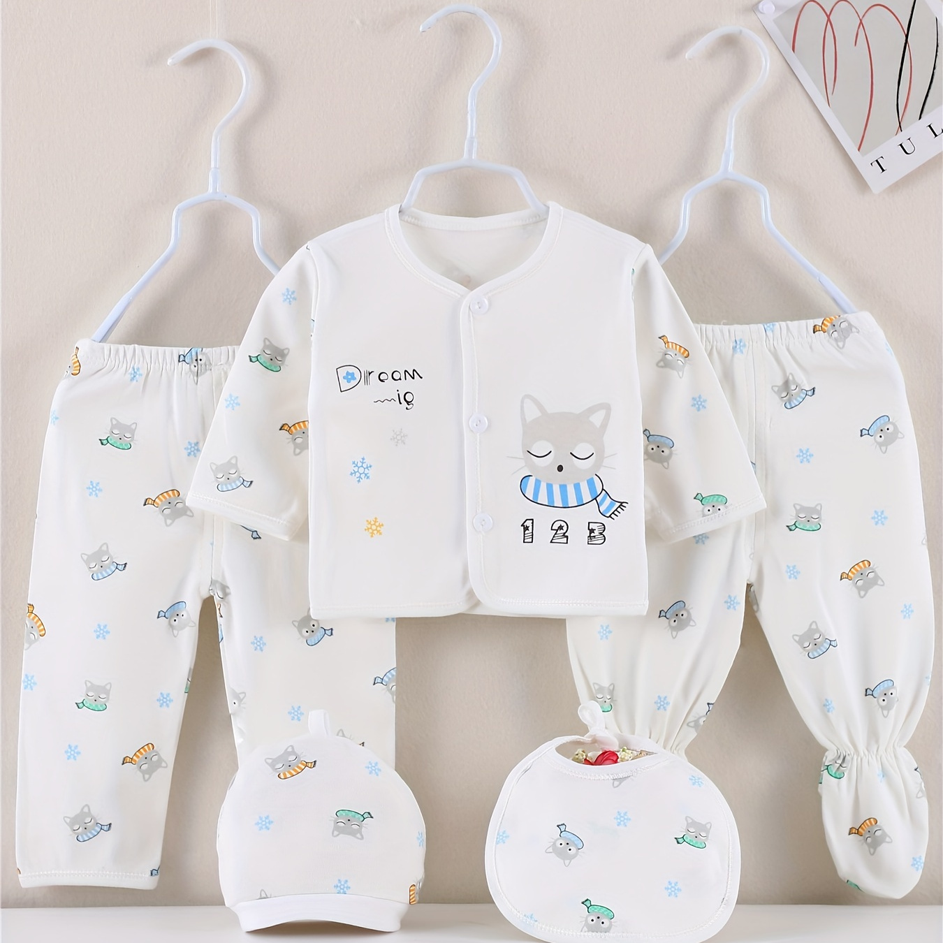 

Newborn's Comfy Cotton Lovely Gift - Cartoon Pattern Long Sleeve Top & Pants & Bib & Hat Set, Cartoon Pattern, Baby Boy's Clothes