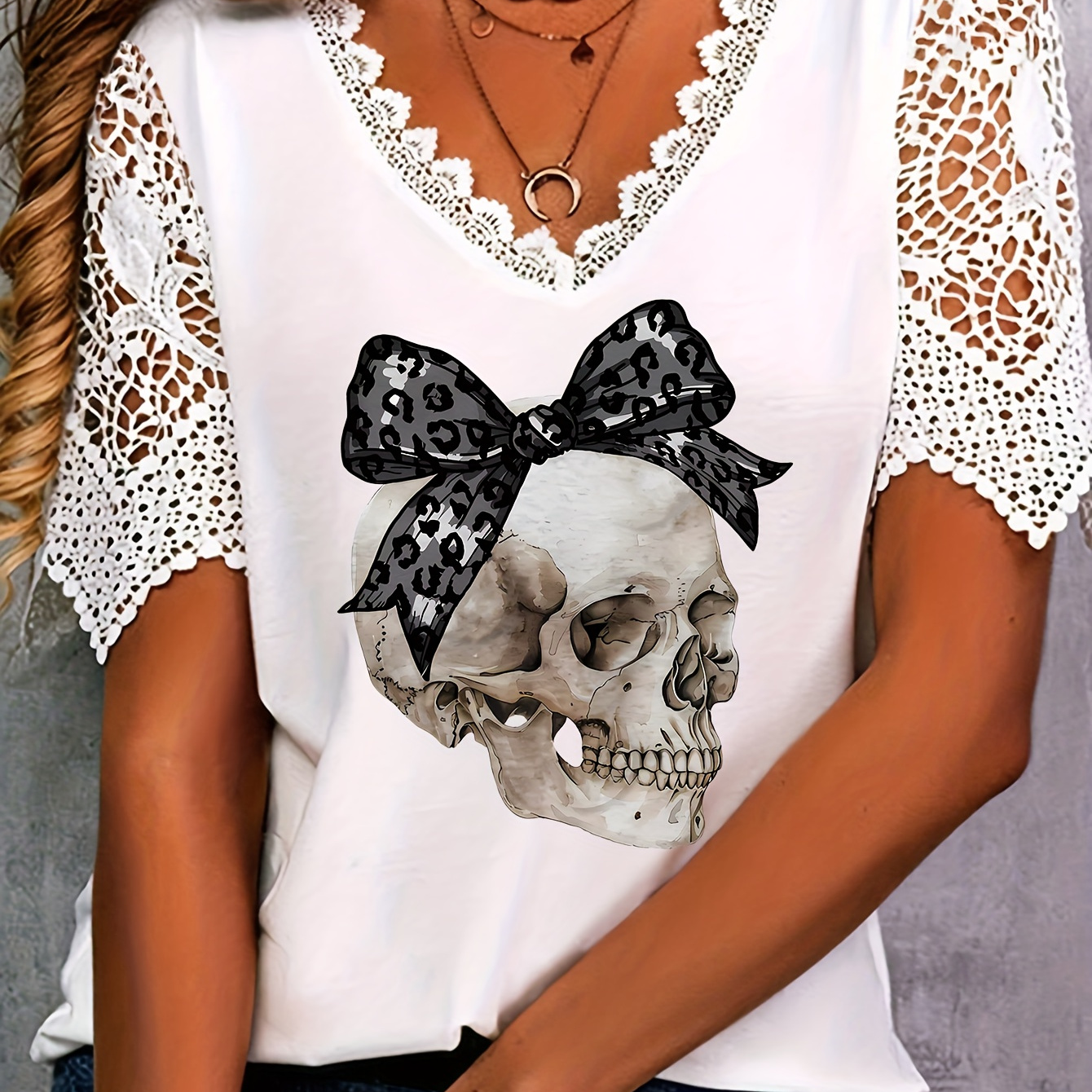 

Size Lace V-neck T-shirt With Skull Print - Casual, Breathable Polyester, Machine Washable - Summer