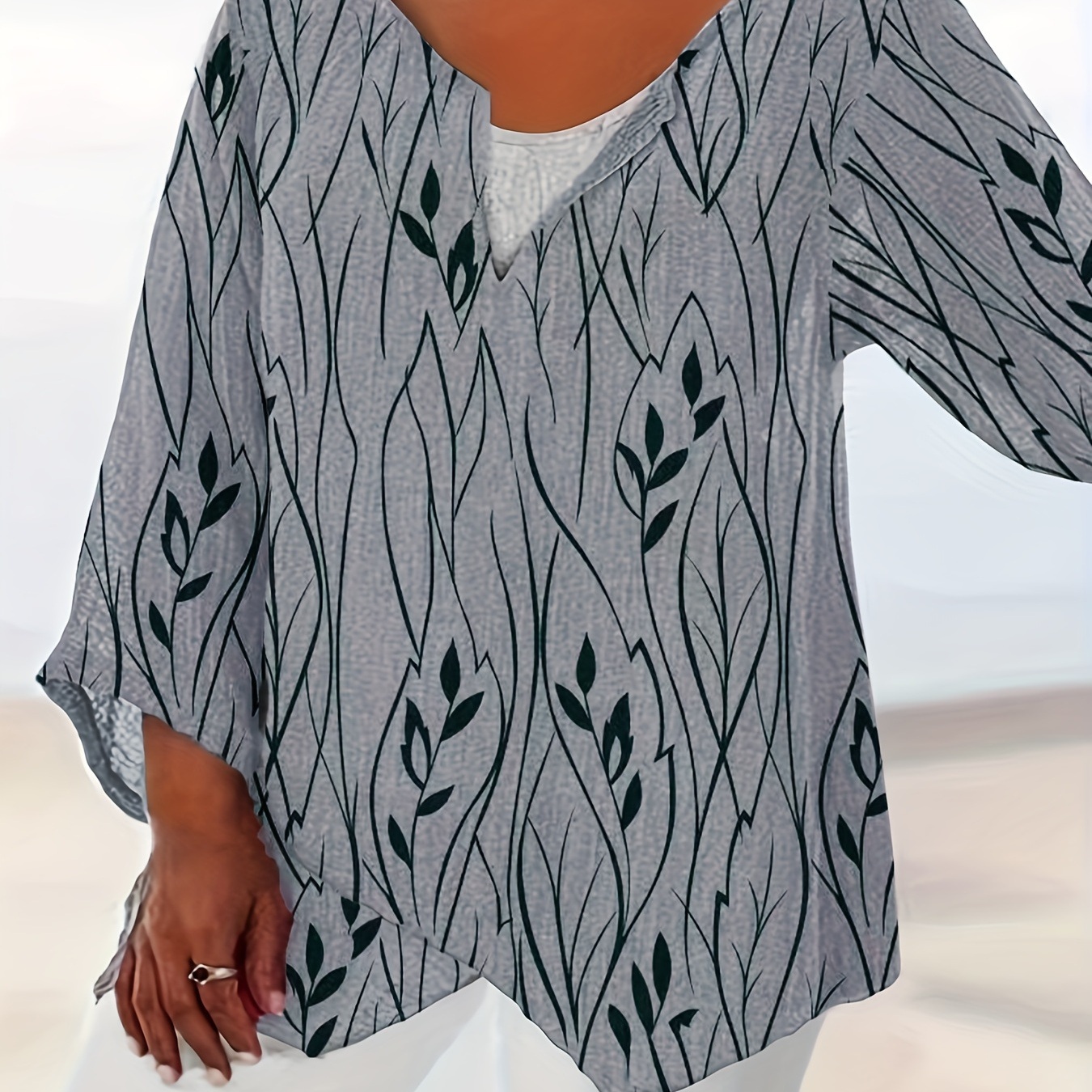 

Plus Size Casual Top, Women's Plus Leaf Print Half Sleeve Notched Neck Asymmetrical Hem T-shirt