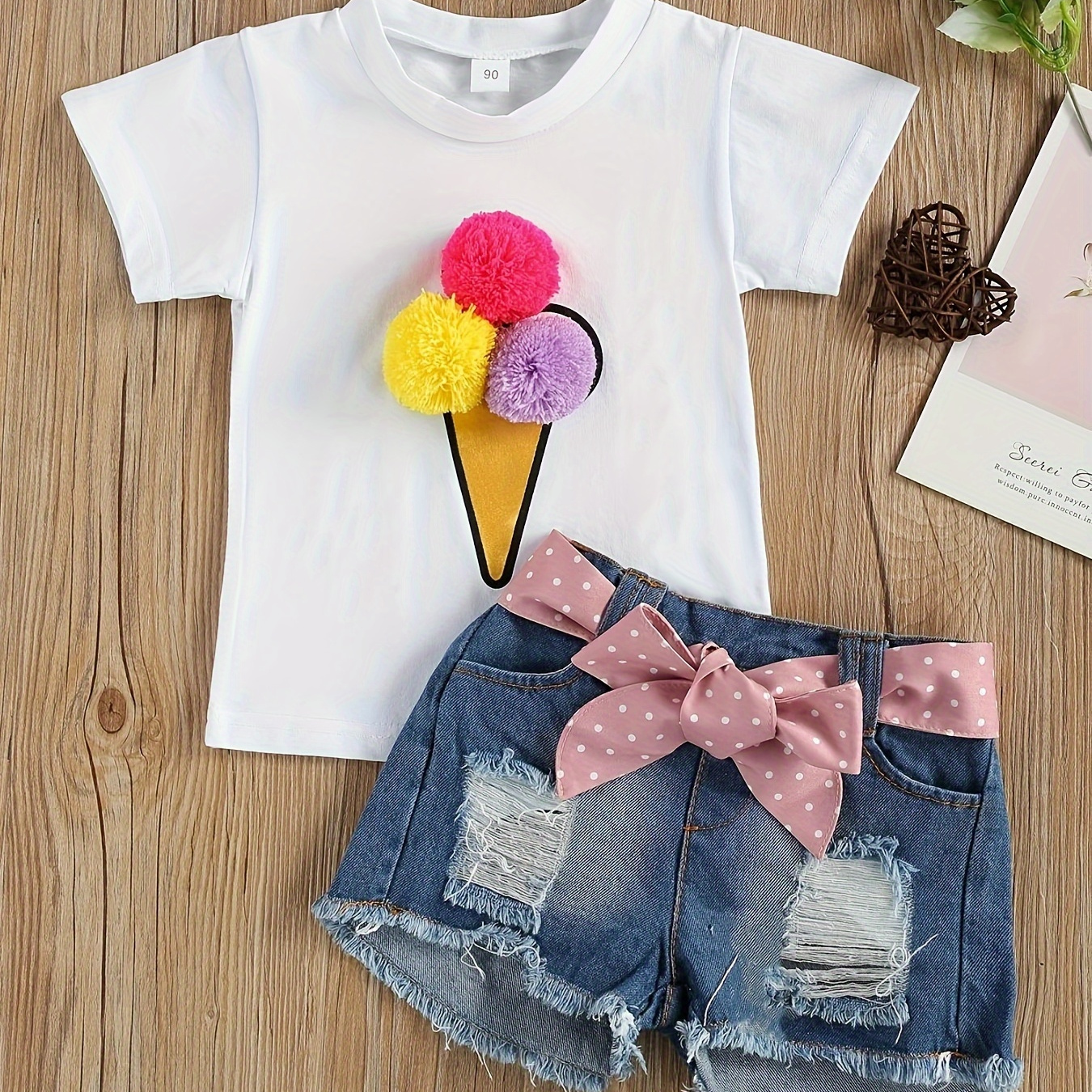 

2pcs Girls Cute Ince Cream Pom Pom Decor T-shirt & Denim Shorts Set Clothes