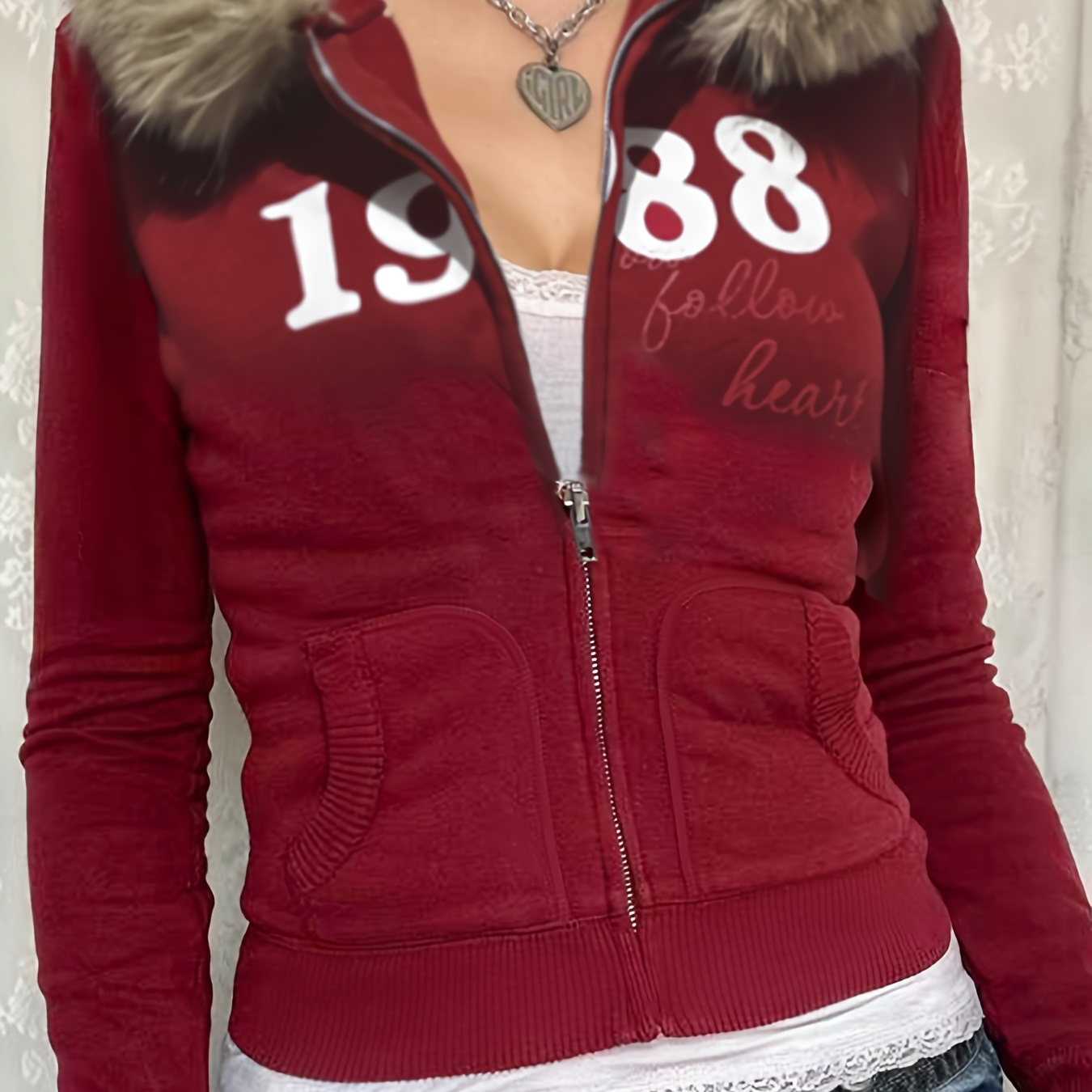 

Pocket Hooded Jacket With Fur Collar Targeted