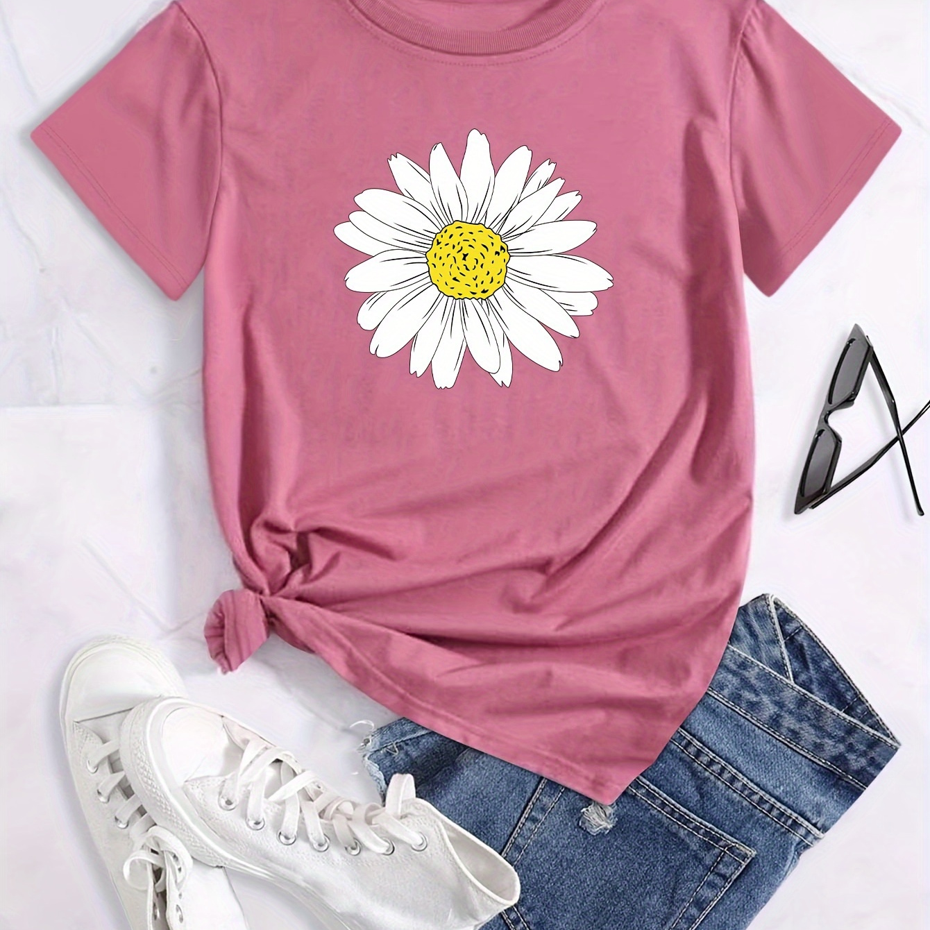 

Plus Size Daisy Print Short Sleeve T-shirt, Women's Plus Slight Stretch Round Neck Casual Tee