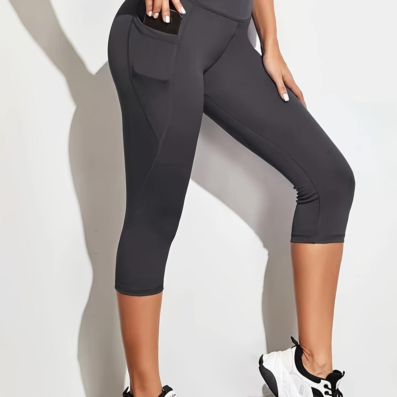 

Women's Athletic Capri Yoga Leggings, Sporty Style, Comfort Fit, High-waist, Stretchable Workout Capri Pants