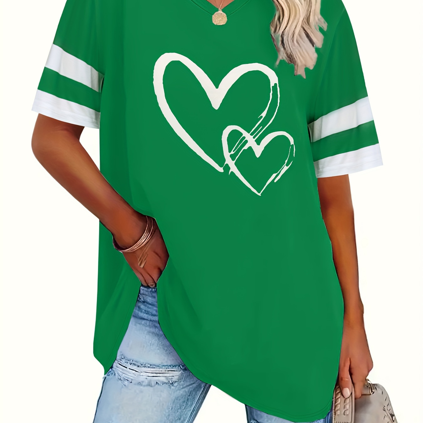 

Plus Size Heart Print T-shirt, Casual Short Sleeve Top For Spring & Summer, Women's Plus Size Clothing