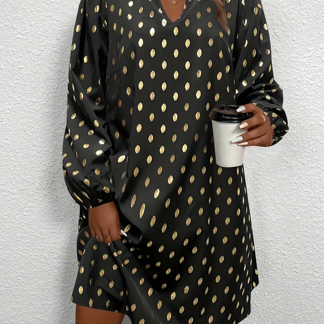 

Robe Midi à Grande Taille - Col en V, Manches Longues, Polyester Non Extensible, Lavable en Machine - Élégante Noire avec Accents Dorés pour Toutes les , Robe Chemise Grande Taille