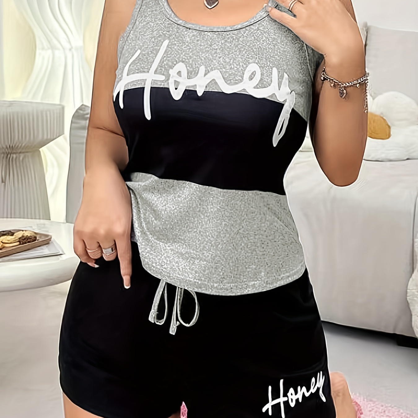 

Ensemble de pyjama décontracté pour femme avec imprimé lettre et colorblock, débardeur manches à col rond et short, coupe décontractée confortable