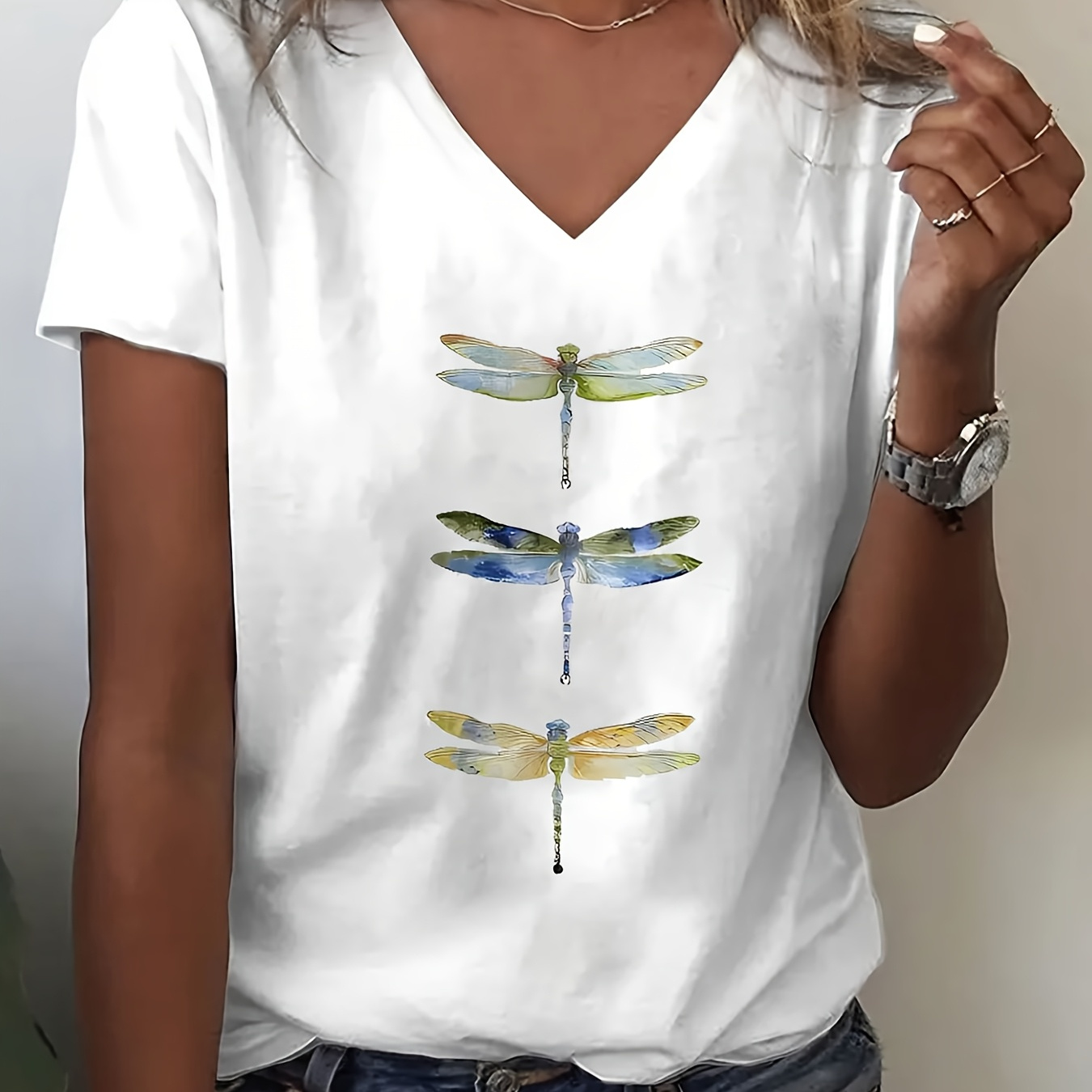 

Women's Casual White V-neck T-shirt With Dragonfly Print - Short Sleeve, 100% Polyester, Machine Washable, Ideal For Spring/summer/fall