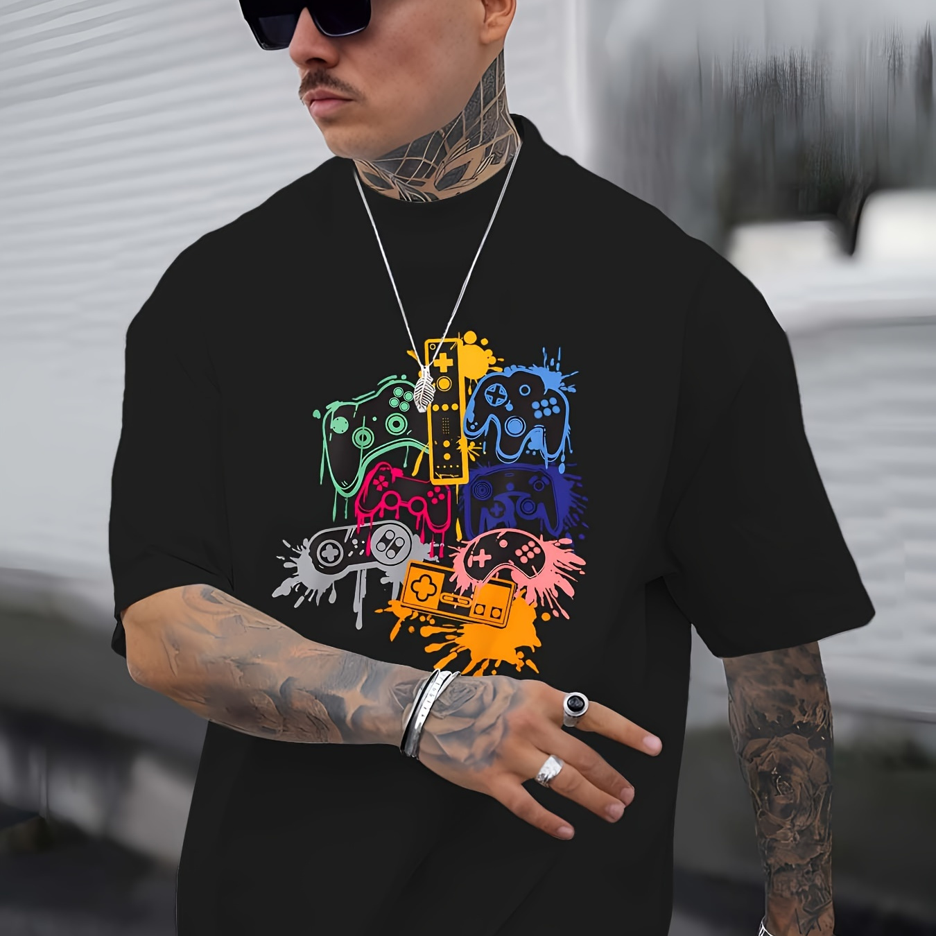

Men's Casual Crew Neck Graphic T-shirt With Stylish Print, Versatile