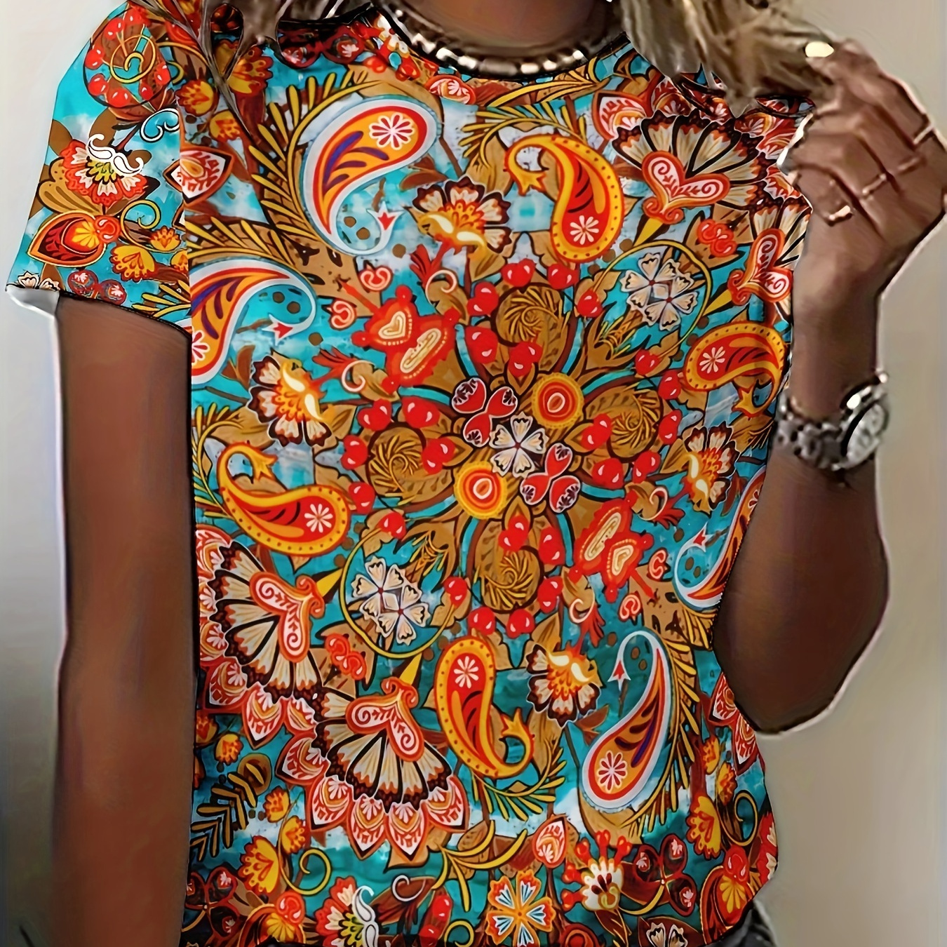 

Women's Printed T-shirt, Fashion Vintage Ethnic Paisley Cashew Floral Pattern, Short Sleeve Casual Top