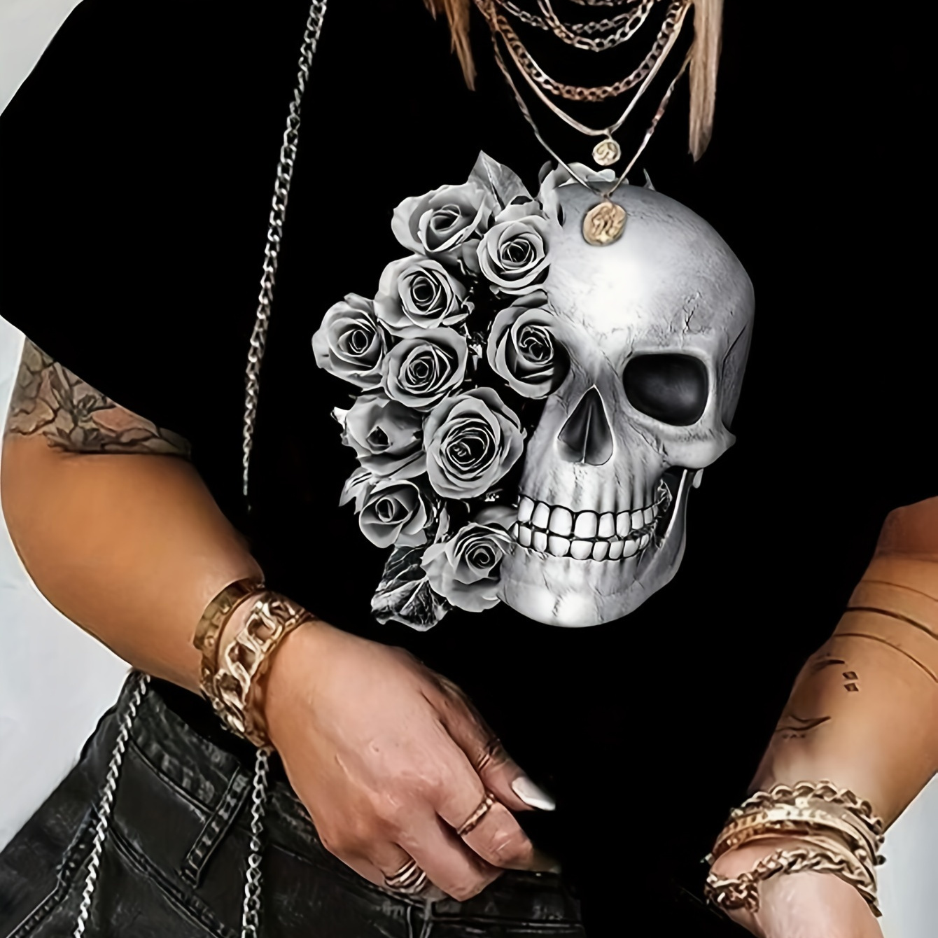 

Plus Size Rose & Skull Print T-shirt, Casual Short Sleeve Top For Spring & Summer, Women's Plus Size Clothing