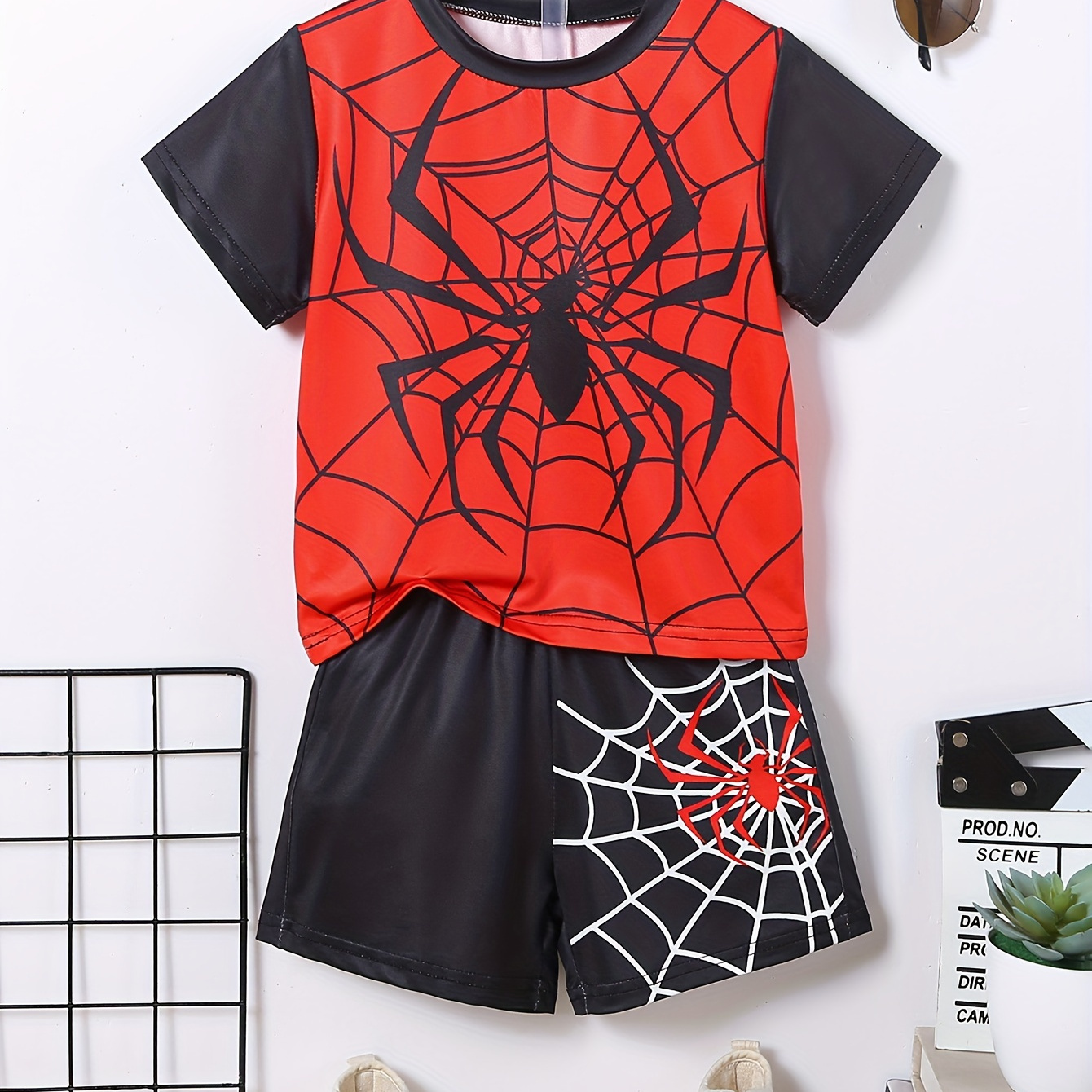 

2pcs Boys Spider And Web Graphic Print Short Sleeve T-shirt & Shorts Set, Comfy Summer Boys Clothes