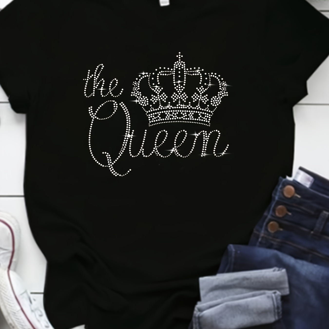 

1pc T-shirt décontracté grande taille pour femme avec motif couronne en strass, col rond, manches courtes, tissu en de polyester, collection printemps/été