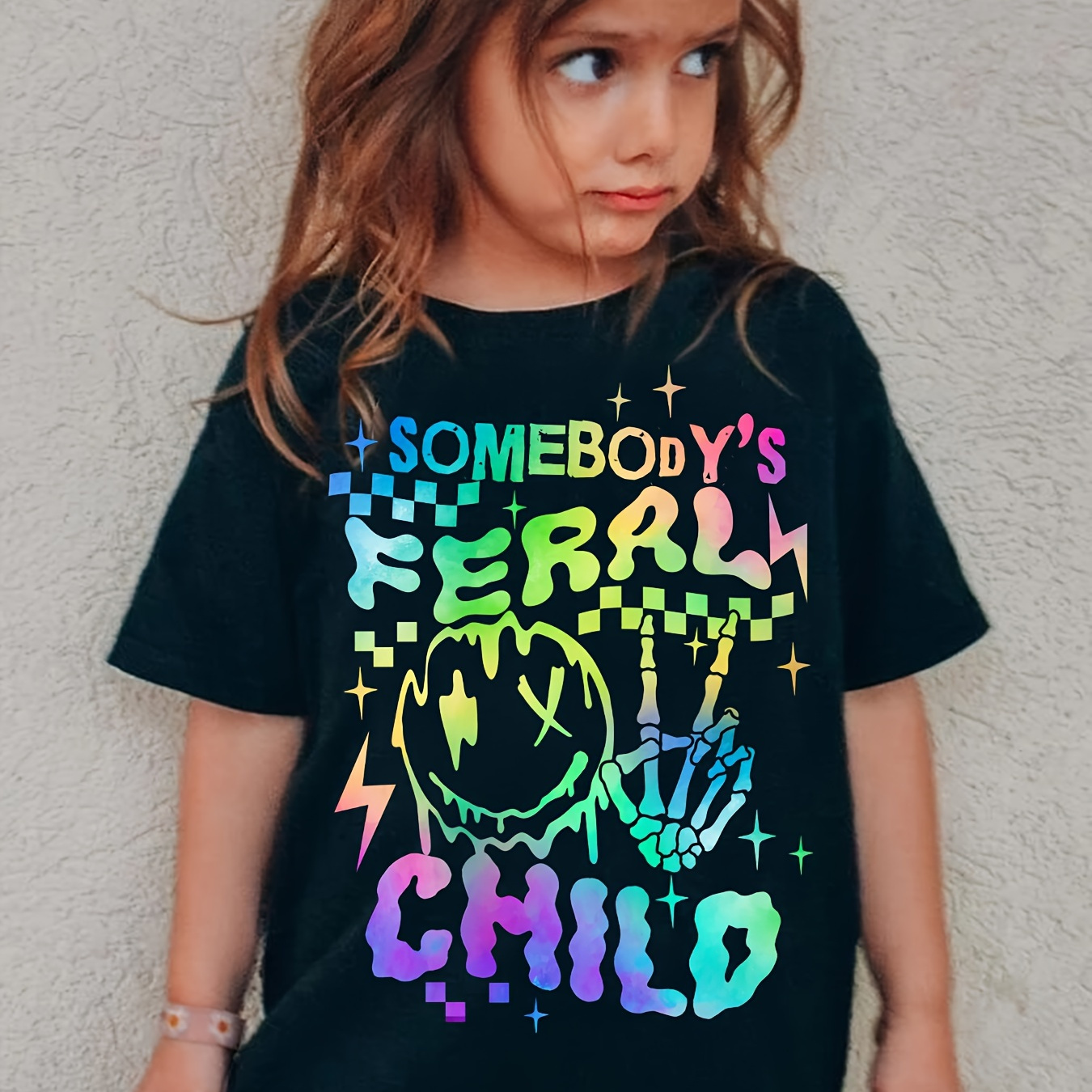 

Graffiti "somebody's Feral Child" And Skeletal Hands And Happy Face Graphic Print For Girls, Casual Crew Neck Short Sleeved T-shirt, Comfy Top Pullover For Spring And Summer For Exercise