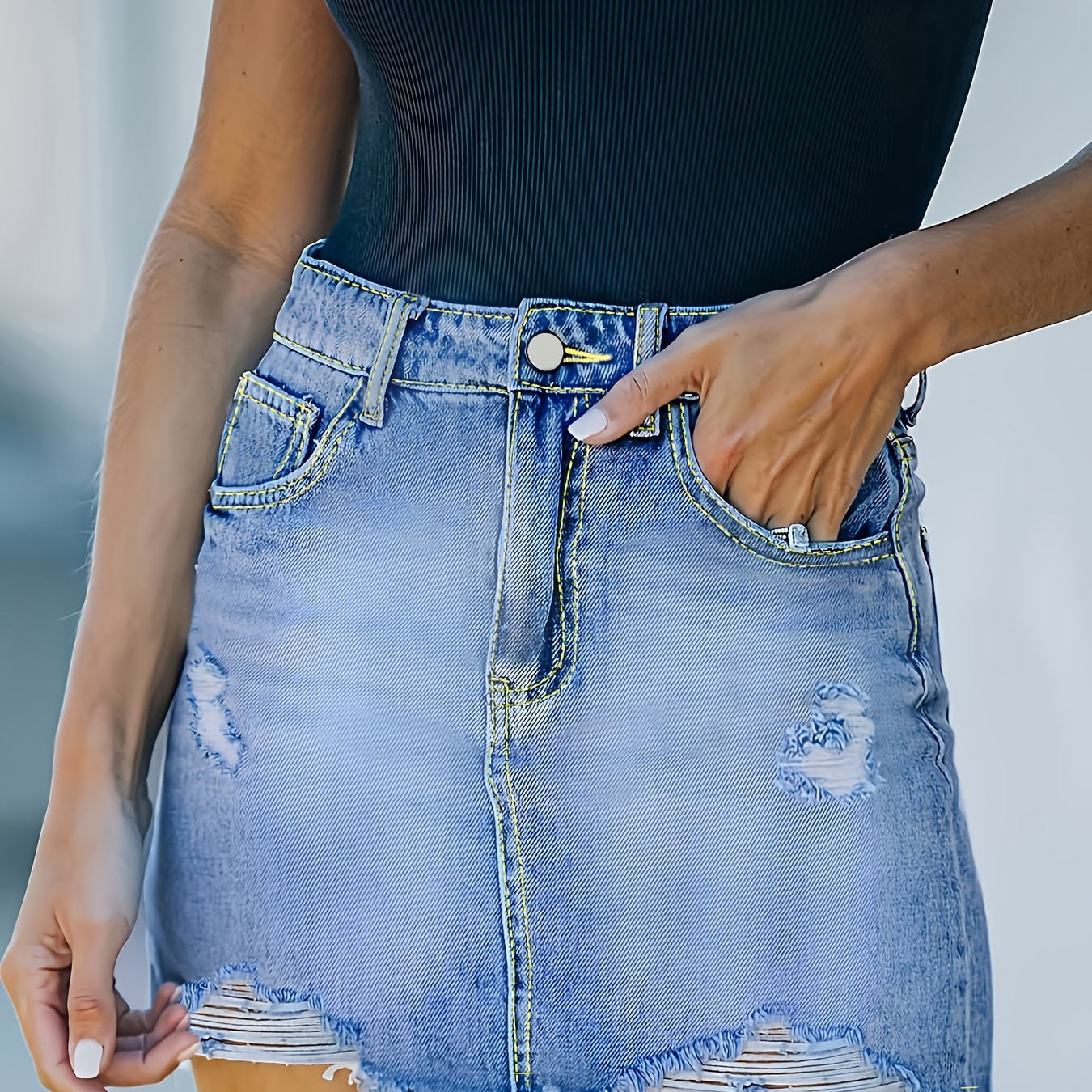 

Ripped Raw Hem Slash Pocket Plain Light Washed Blue Slash Pocket Stretchy Women's Denim Skirt