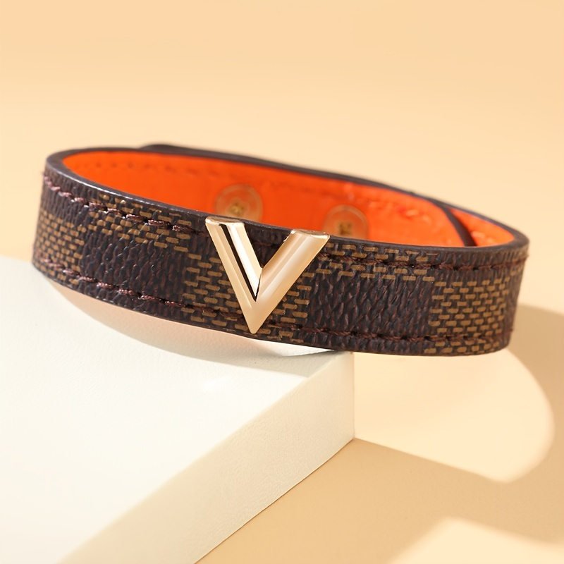 Cheap Fashion Jewelry Textured PU Leather Bracelet V Shaped
