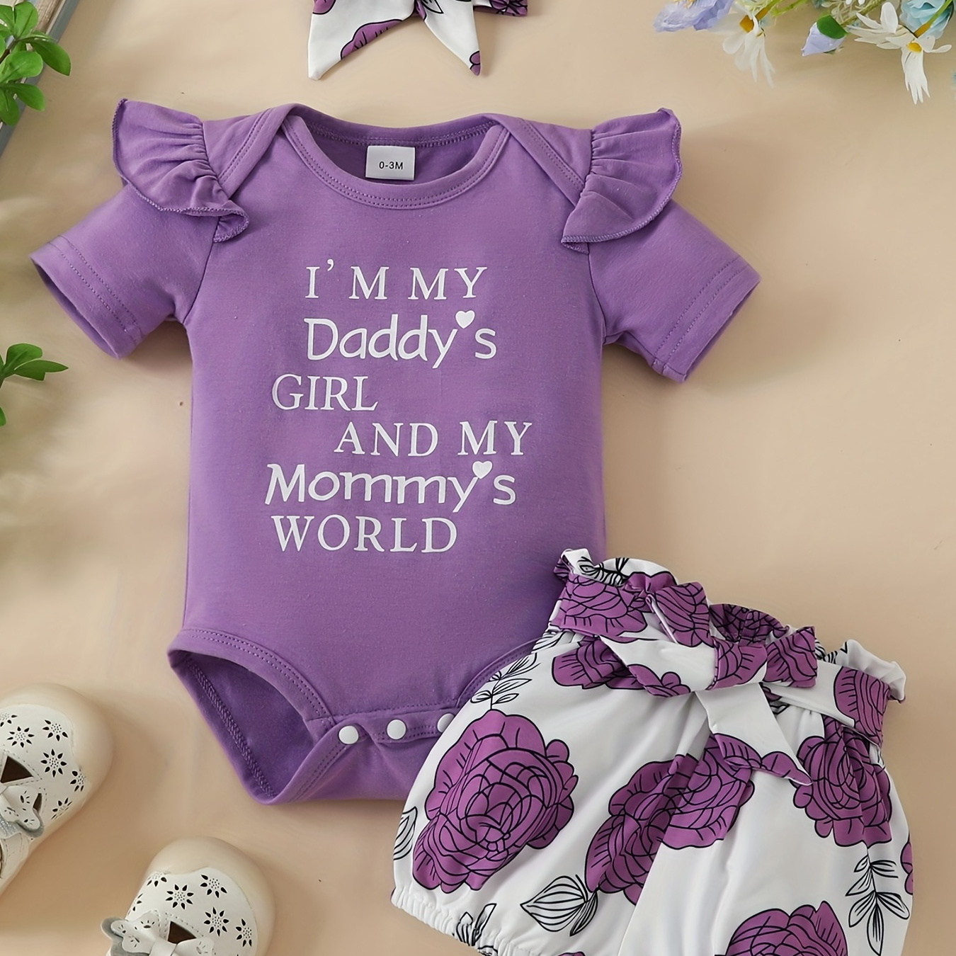 

Baby Girl's "i'm My Daddy's Girl And My Mommy's World" Graphic Onesie & Floral Shorts & Headband Set