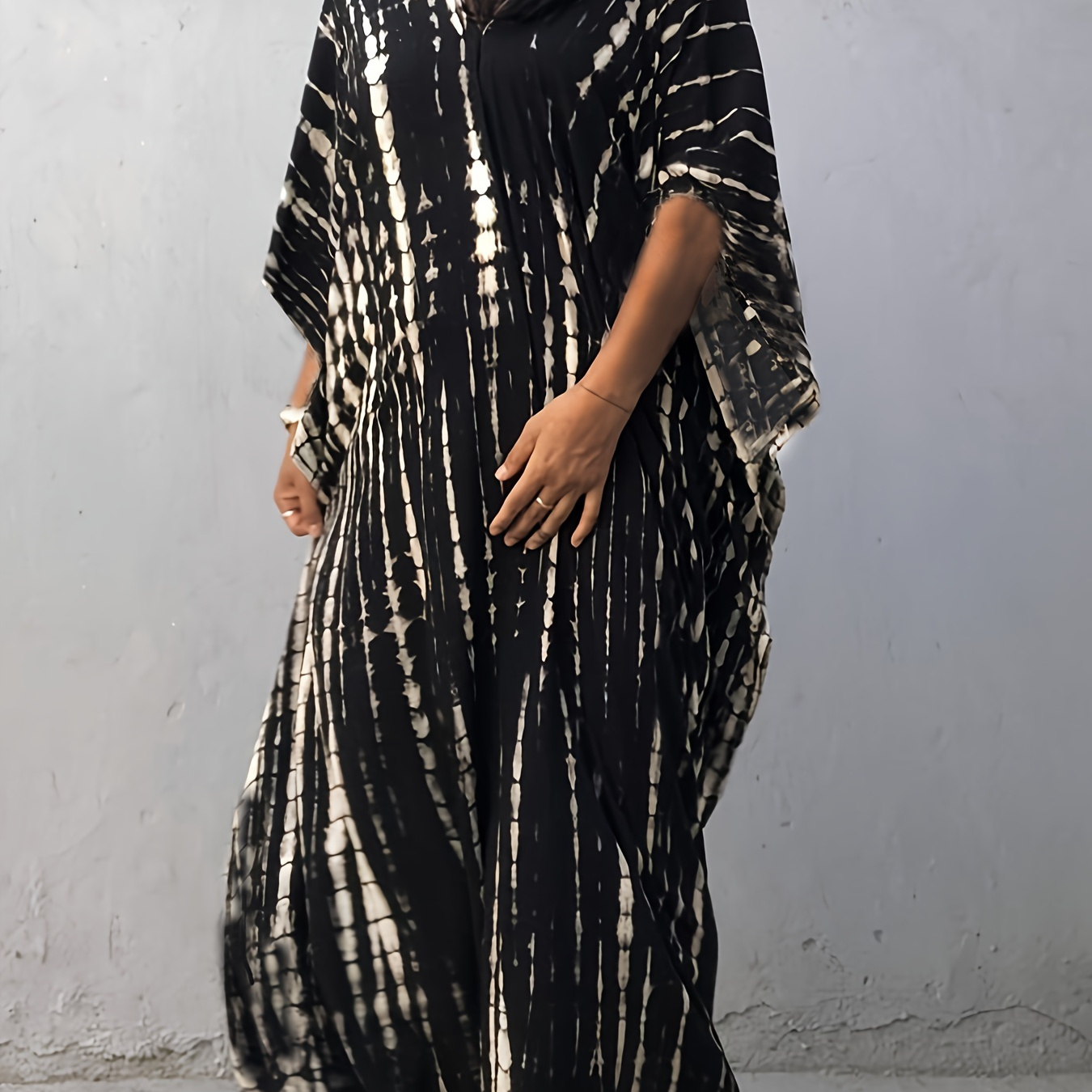 

Size Black & White Colorblock V-neck Kaftan Dress - Loose Fit, Short Sleeve With Side Slits, Machine Washable, Plus Size, Bone Chain, Striped, Long Dress